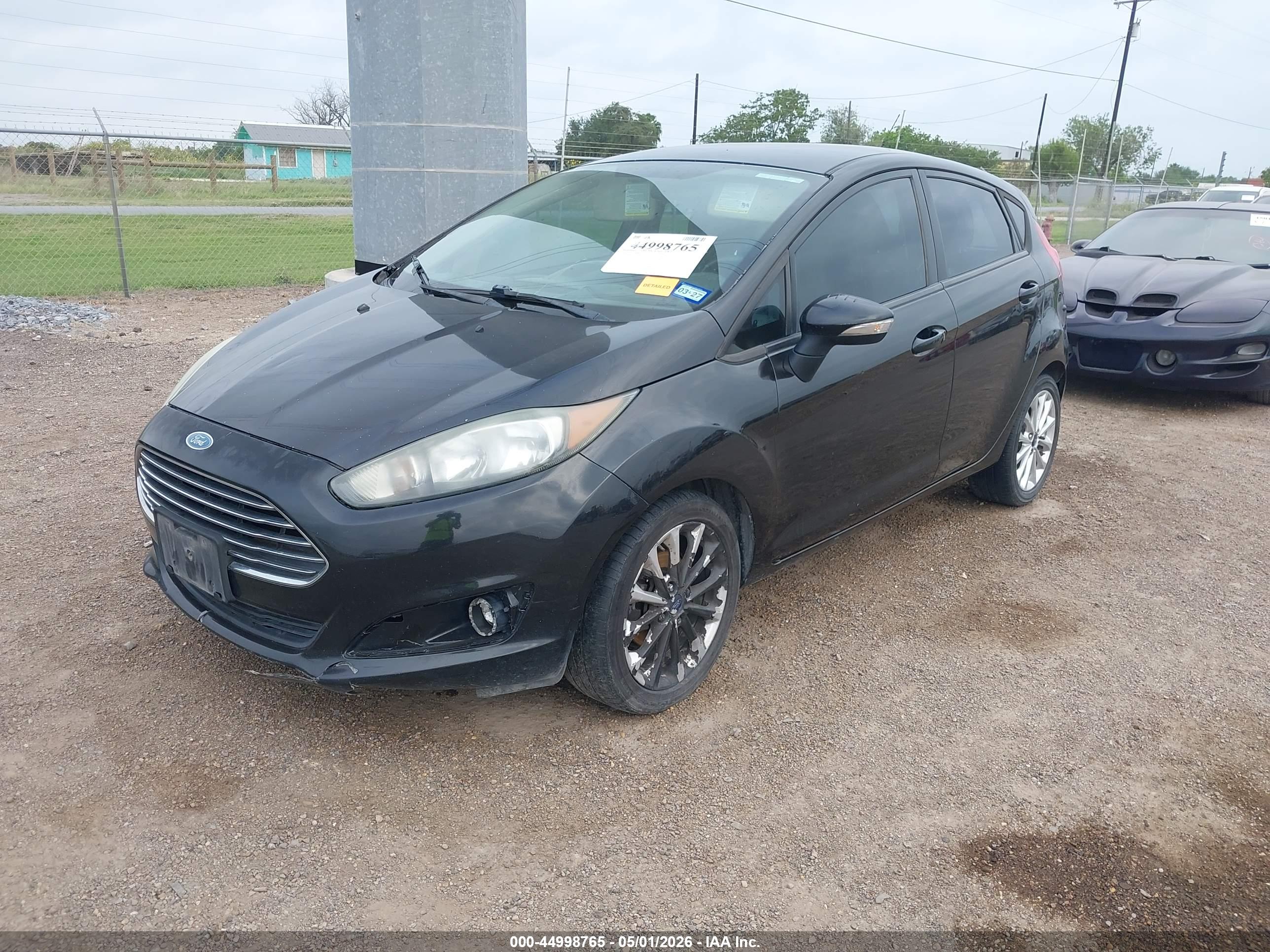 FORD FIESTA image 2