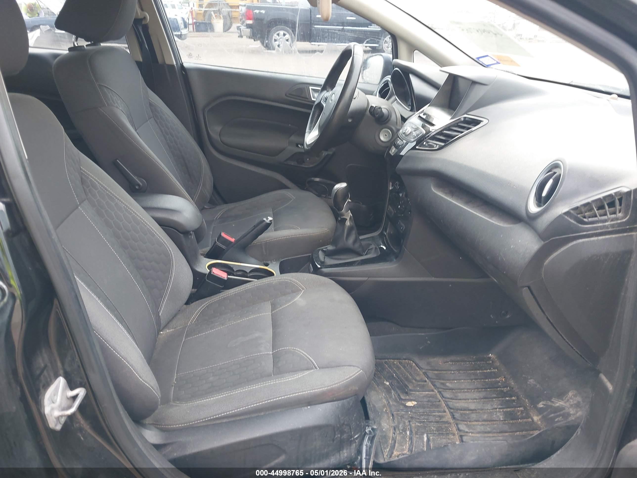 FORD FIESTA image 5