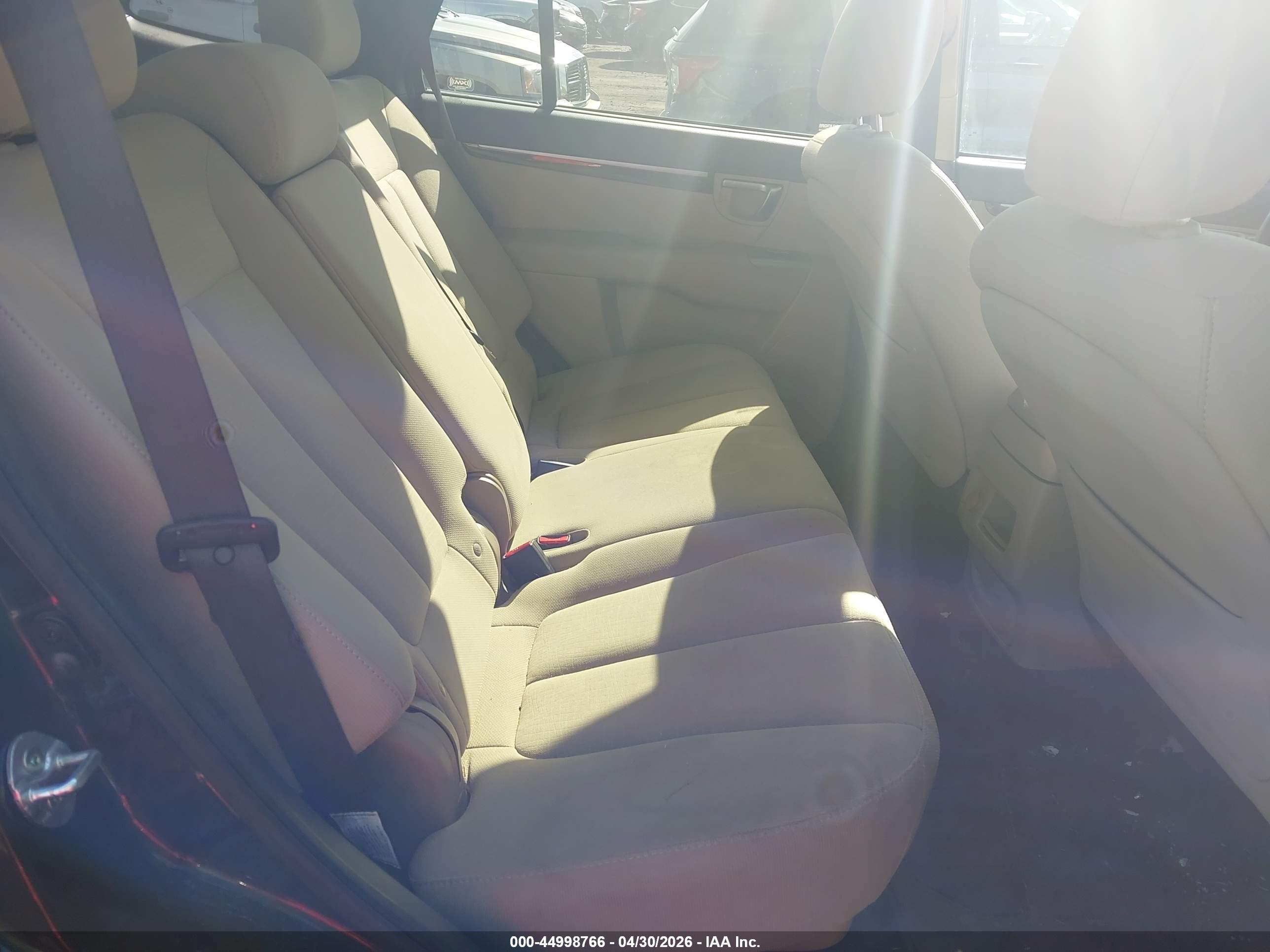 HYUNDAI SANTA image 8