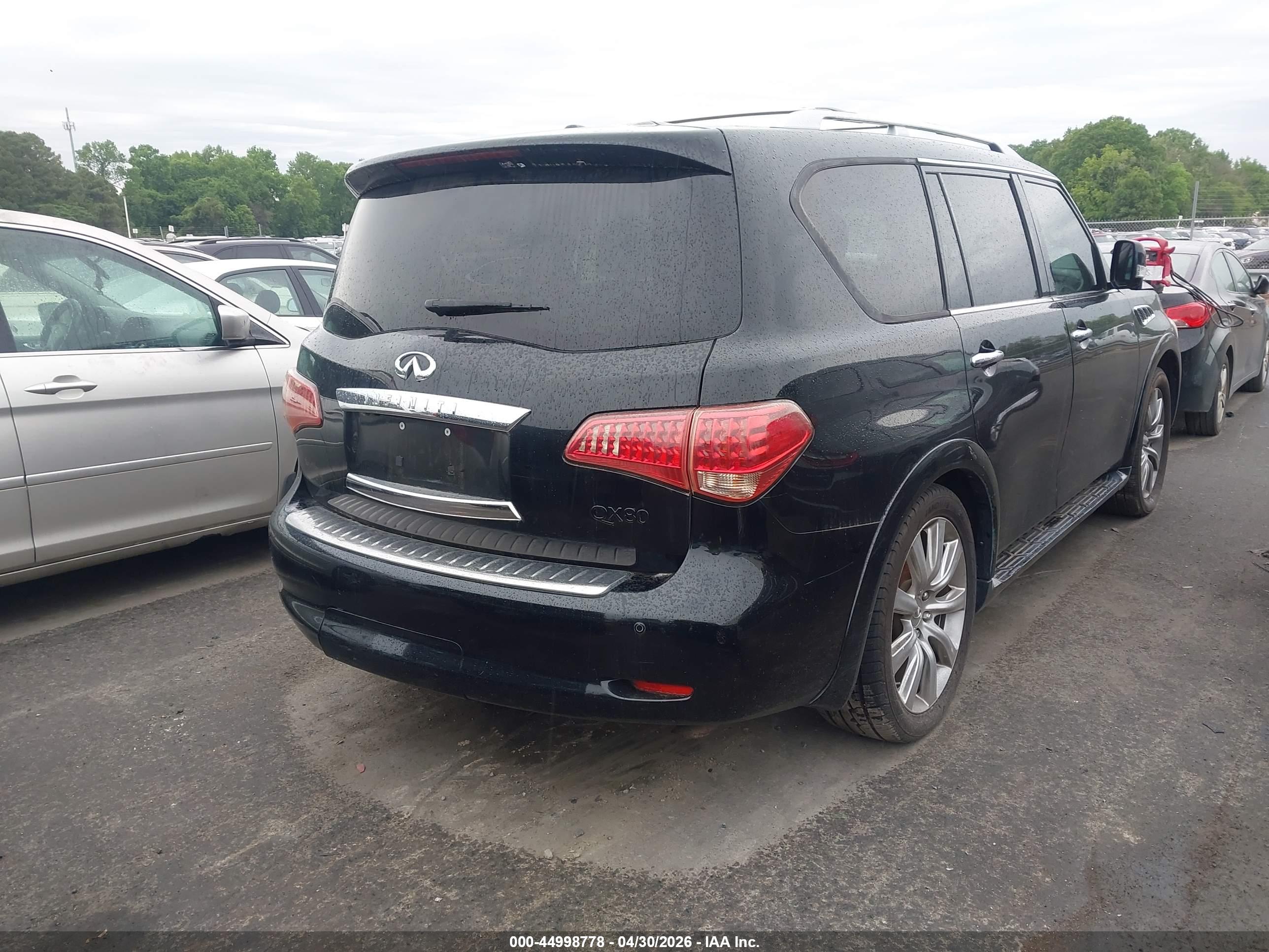 INFINITI QX56 image 4