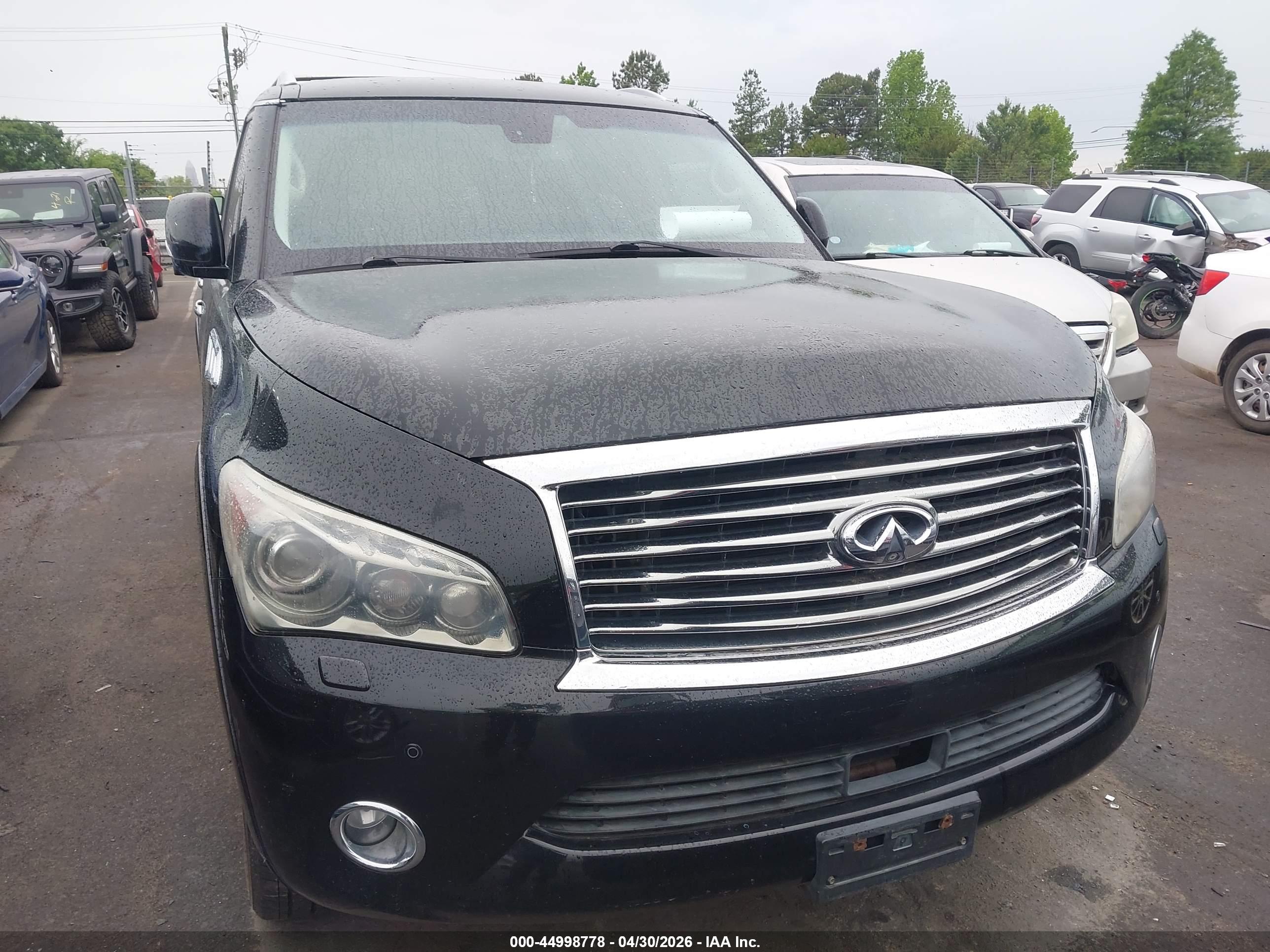 INFINITI QX56 image 6