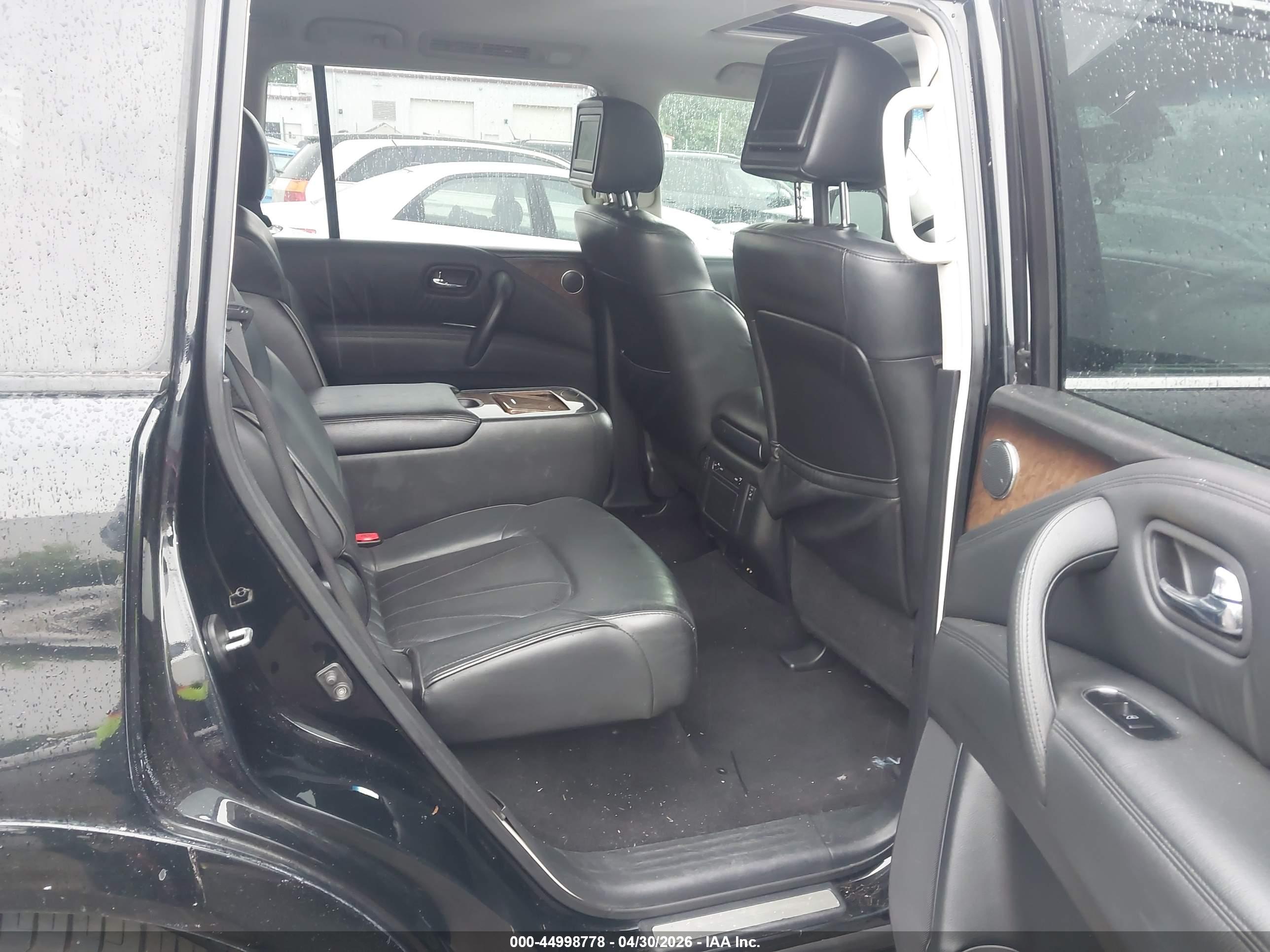 INFINITI QX56 image 8