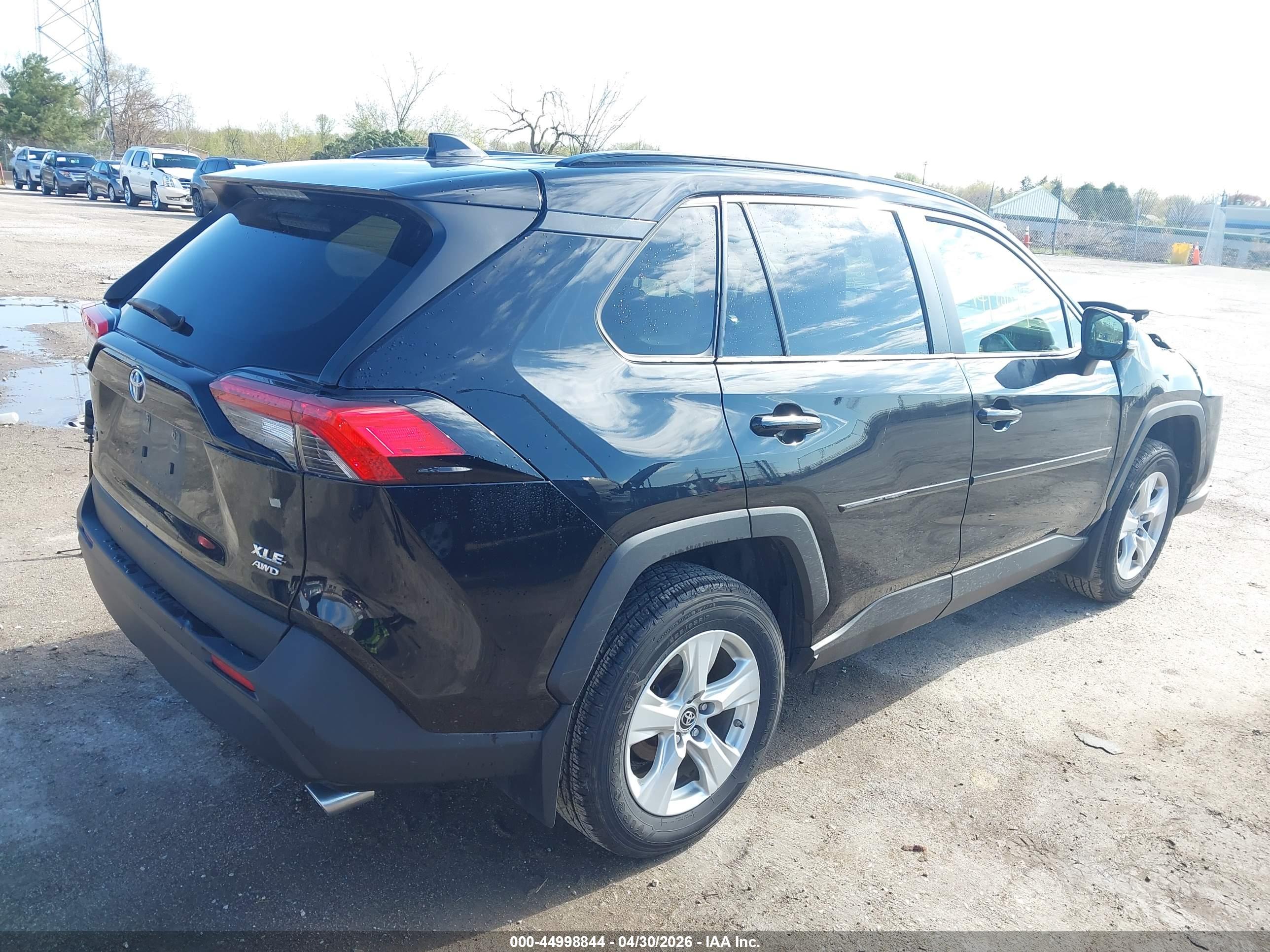 TOYOTA RAV4 image 4