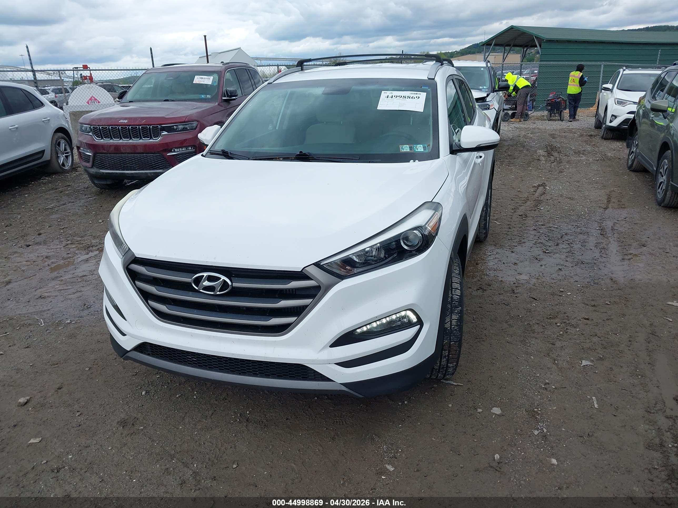 HYUNDAI TUCSON image 2