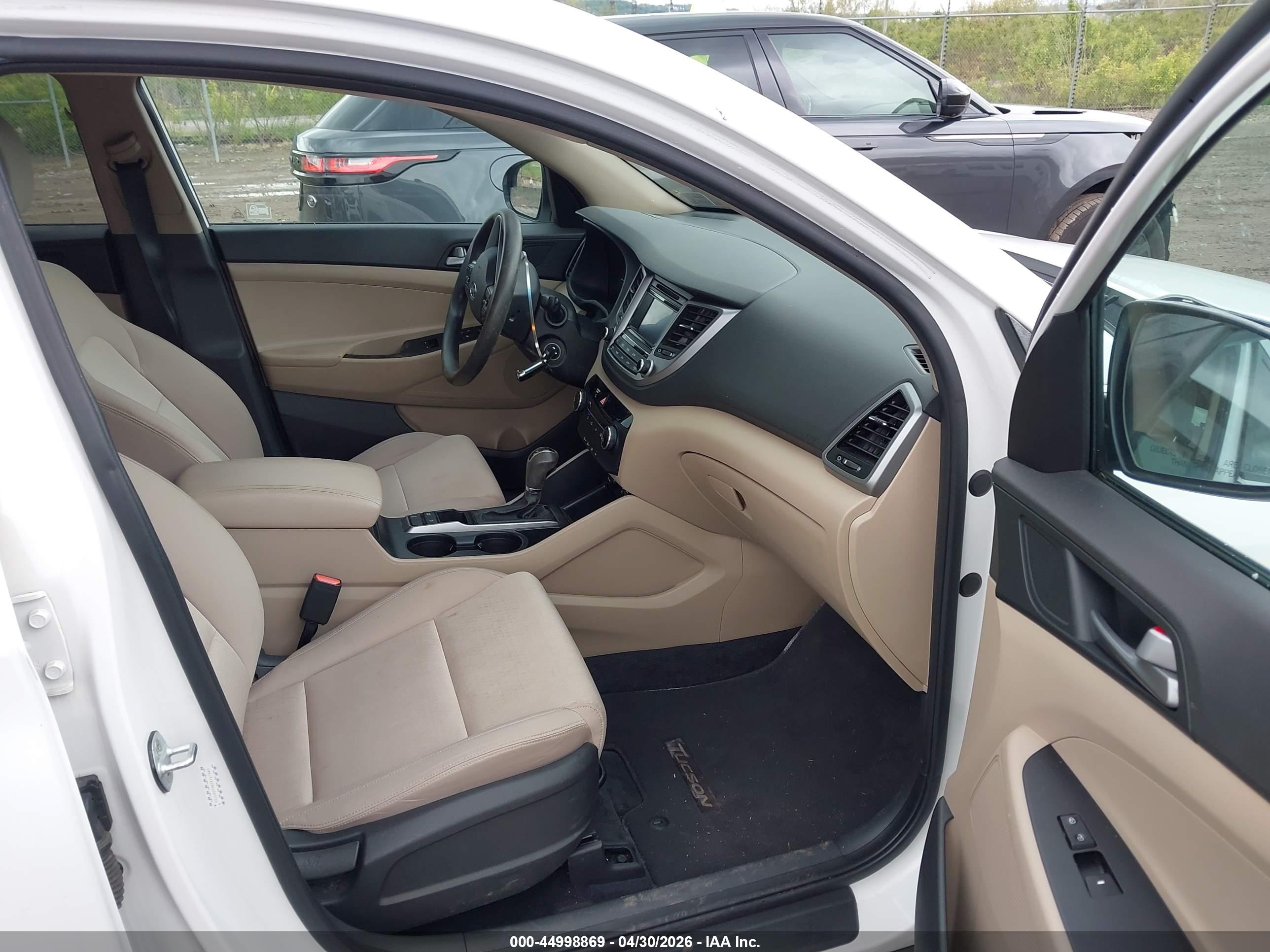 HYUNDAI TUCSON image 5