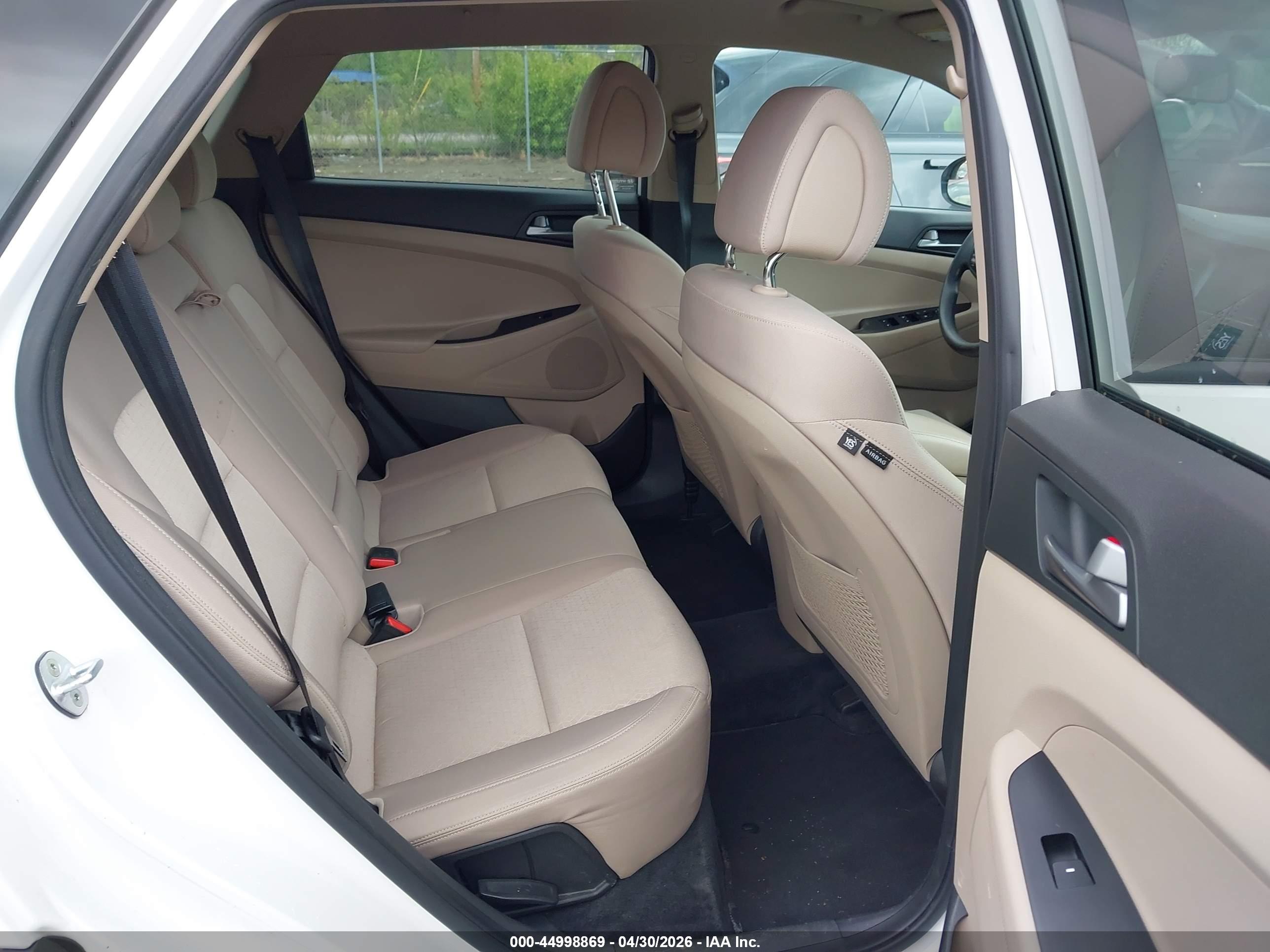 HYUNDAI TUCSON image 8