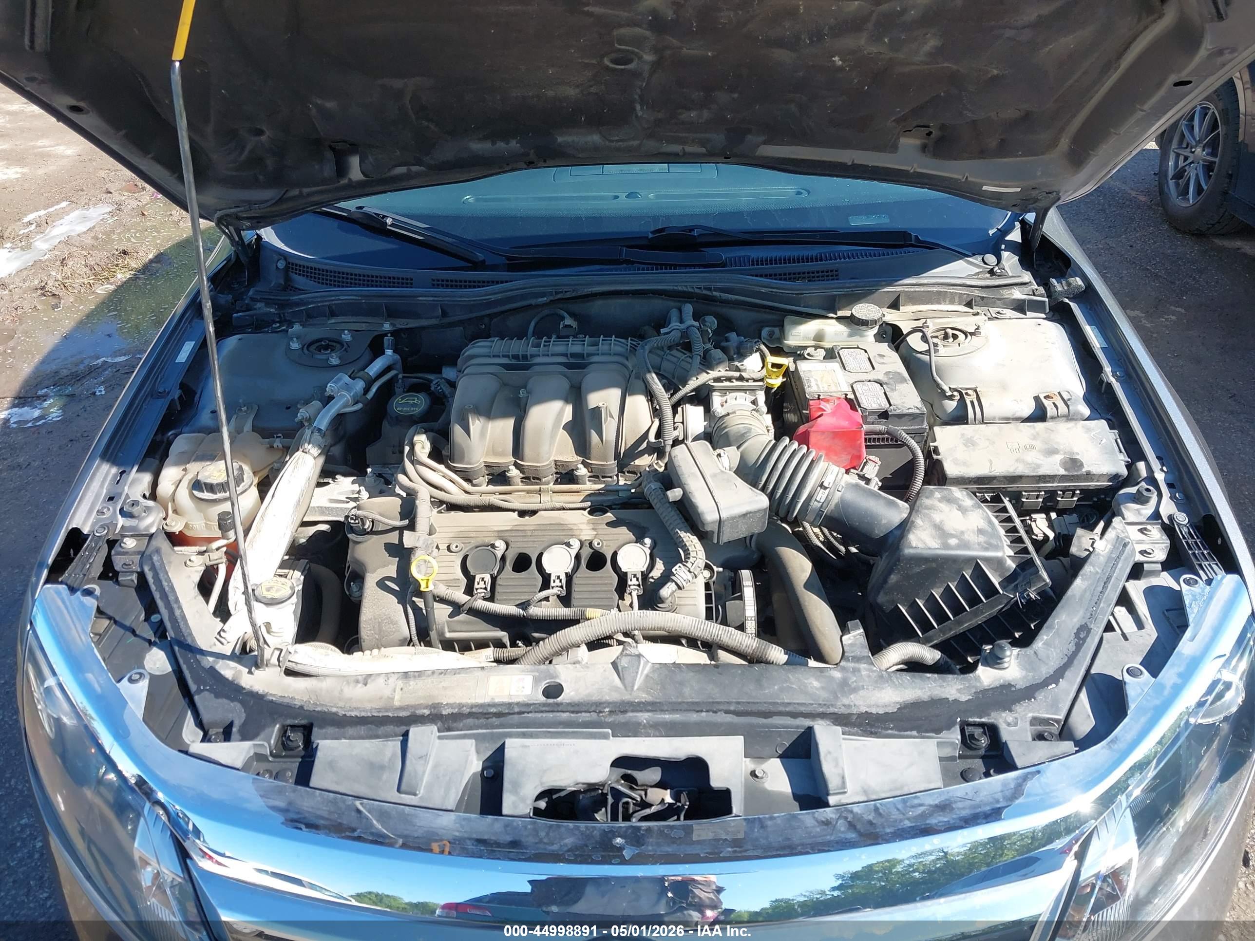 FORD FUSION image 10