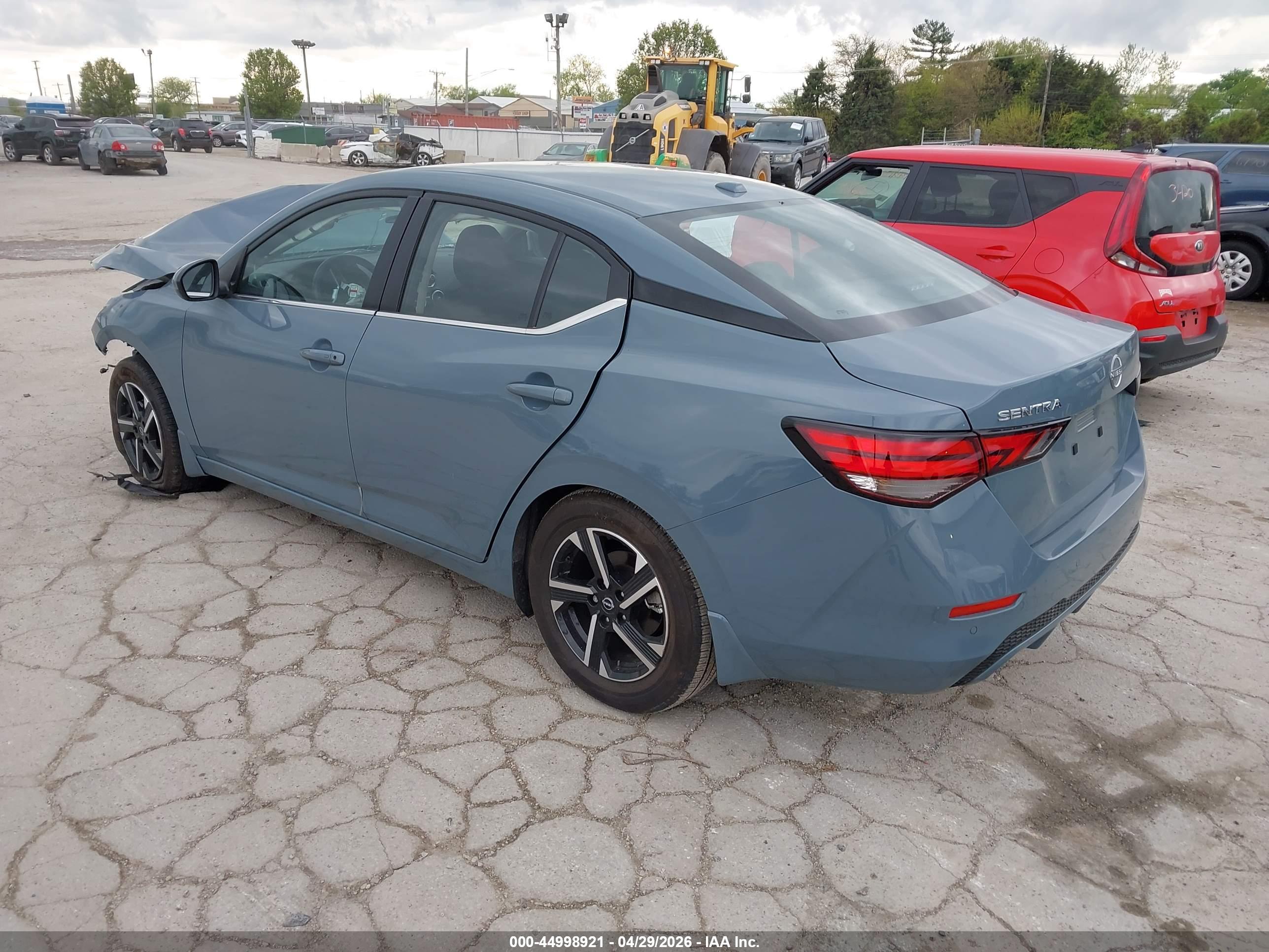 NISSAN SENTRA image 3