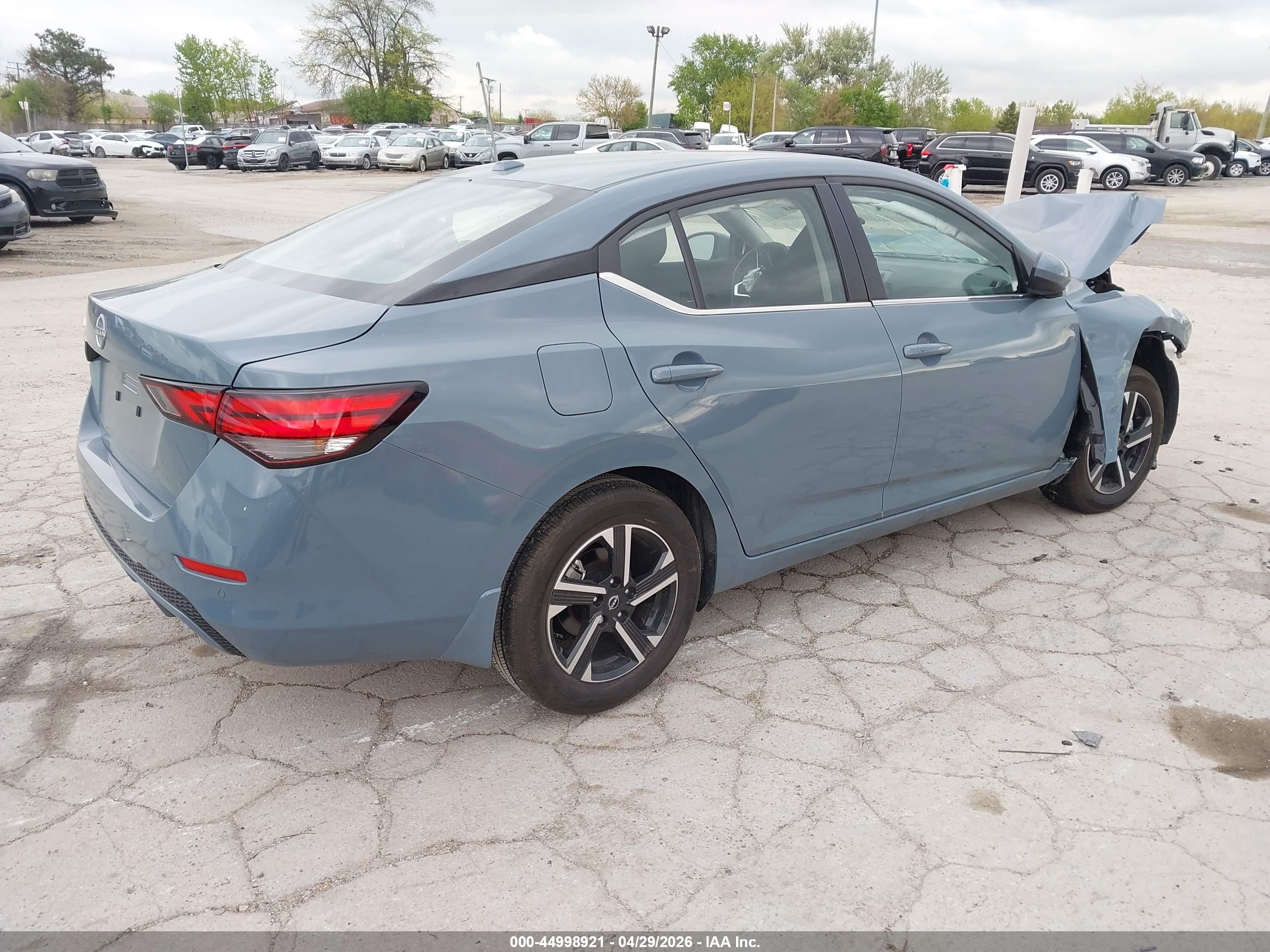 NISSAN SENTRA image 4