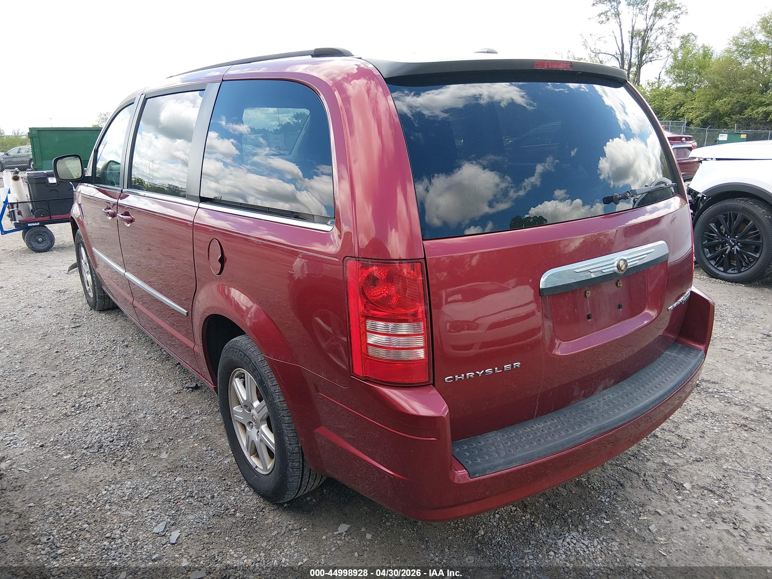 CHRYSLER TOWN image 3