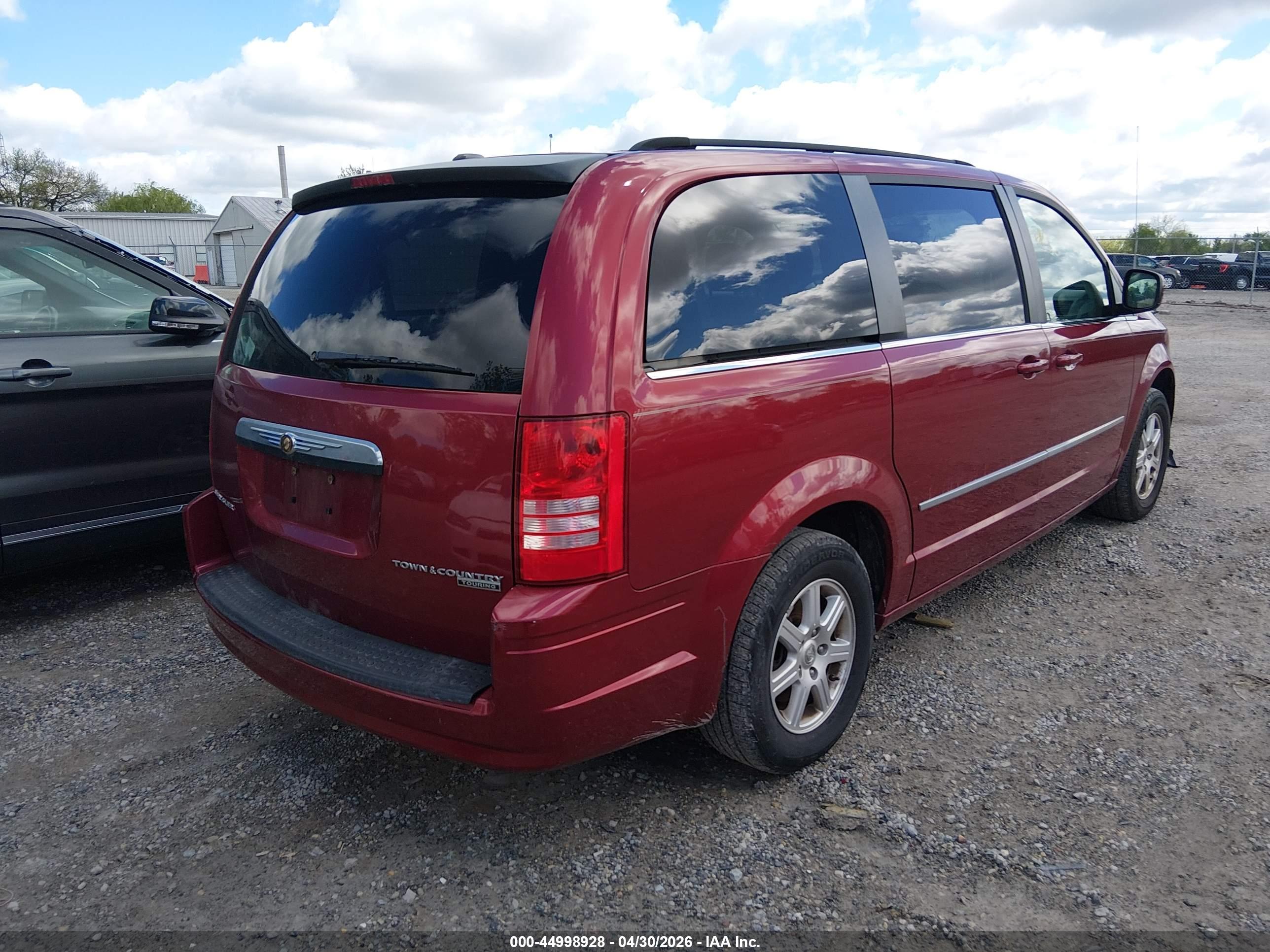 CHRYSLER TOWN image 4