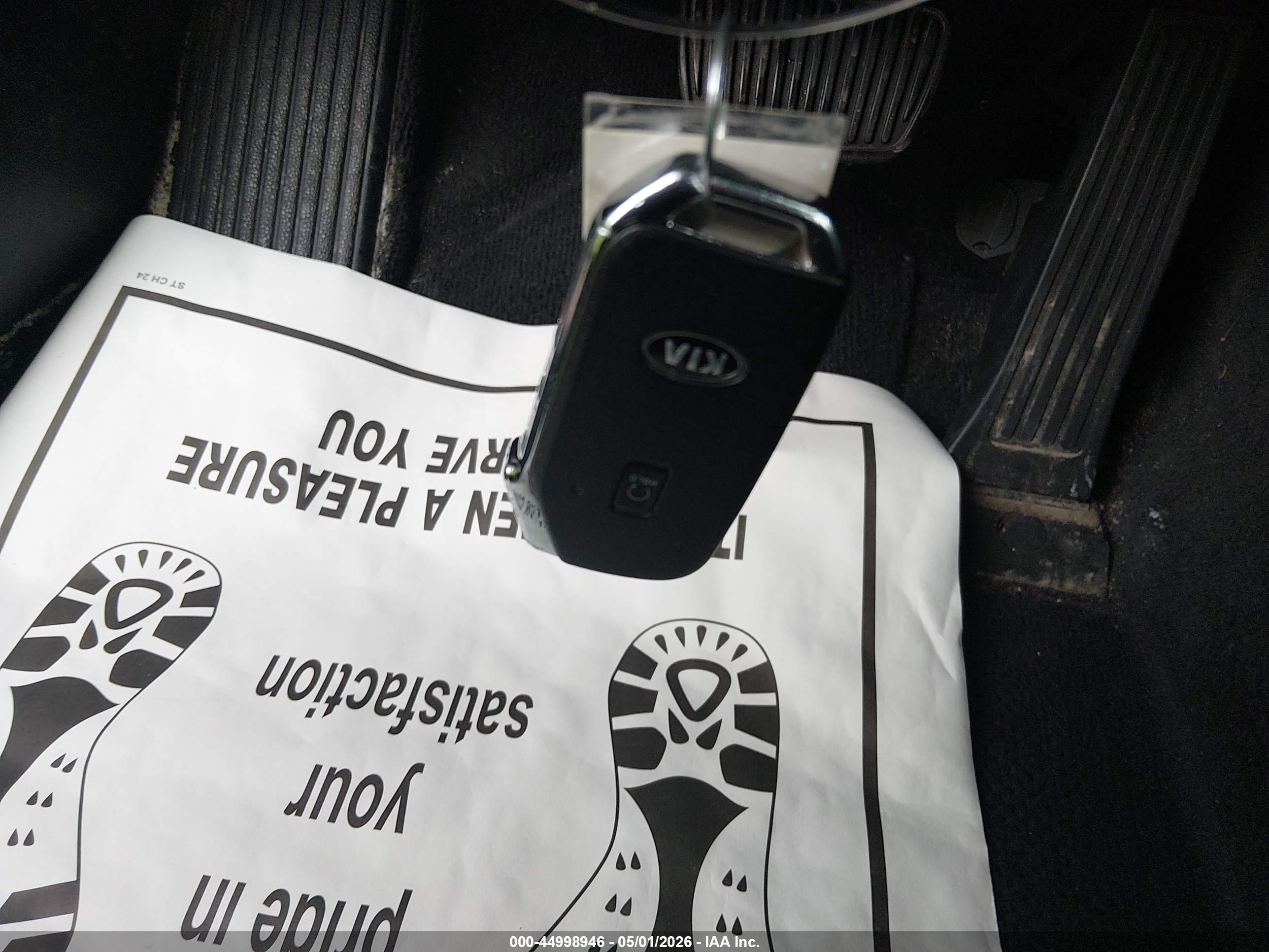 KIA K5 image 11