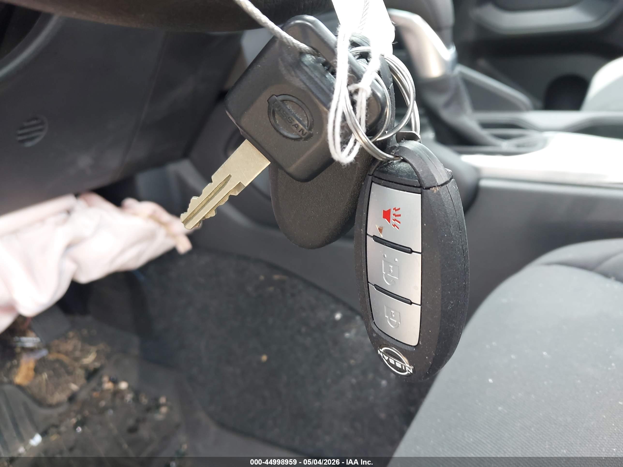 NISSAN FRONTIER image 11