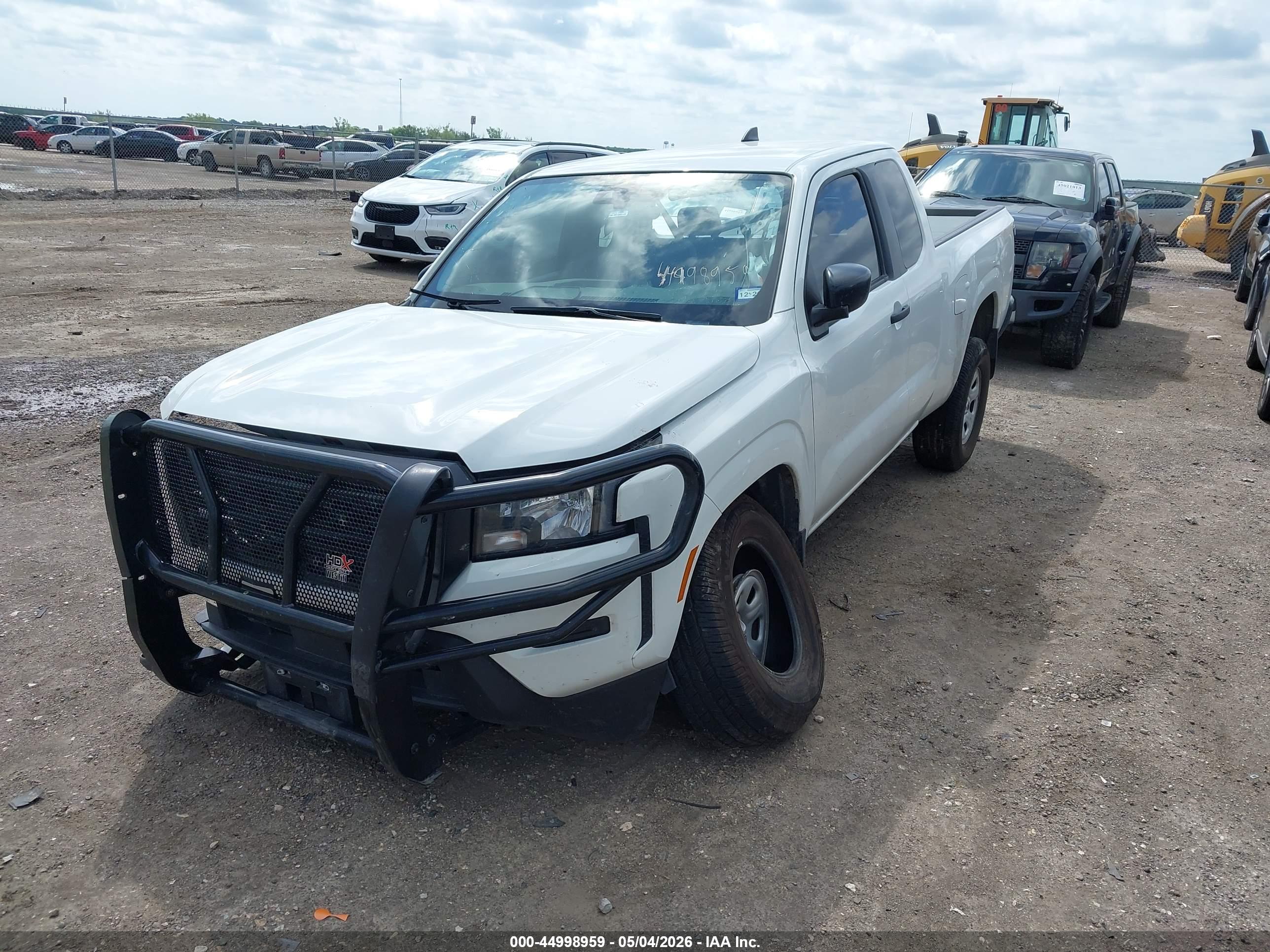 NISSAN FRONTIER image 2