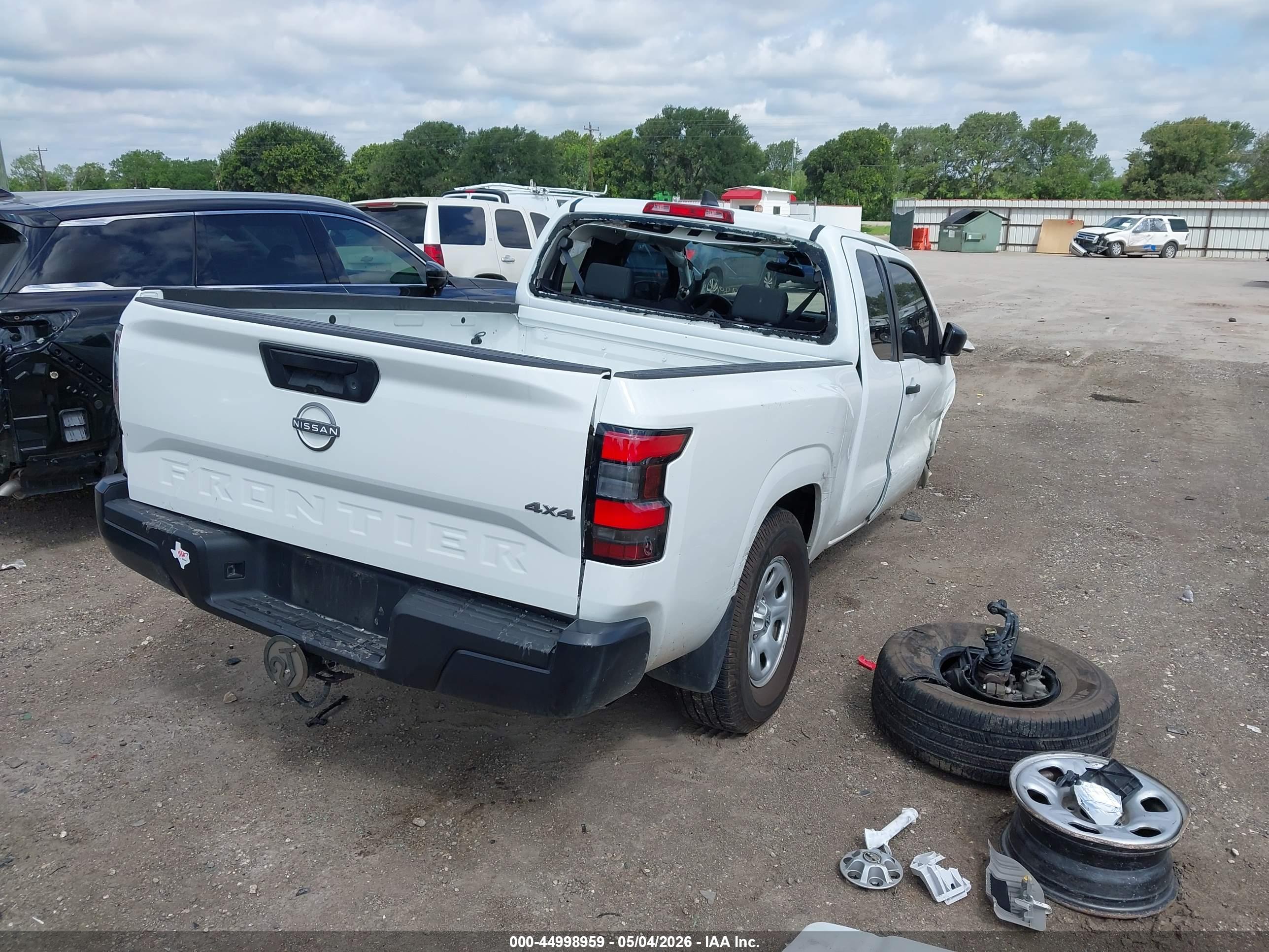NISSAN FRONTIER image 4