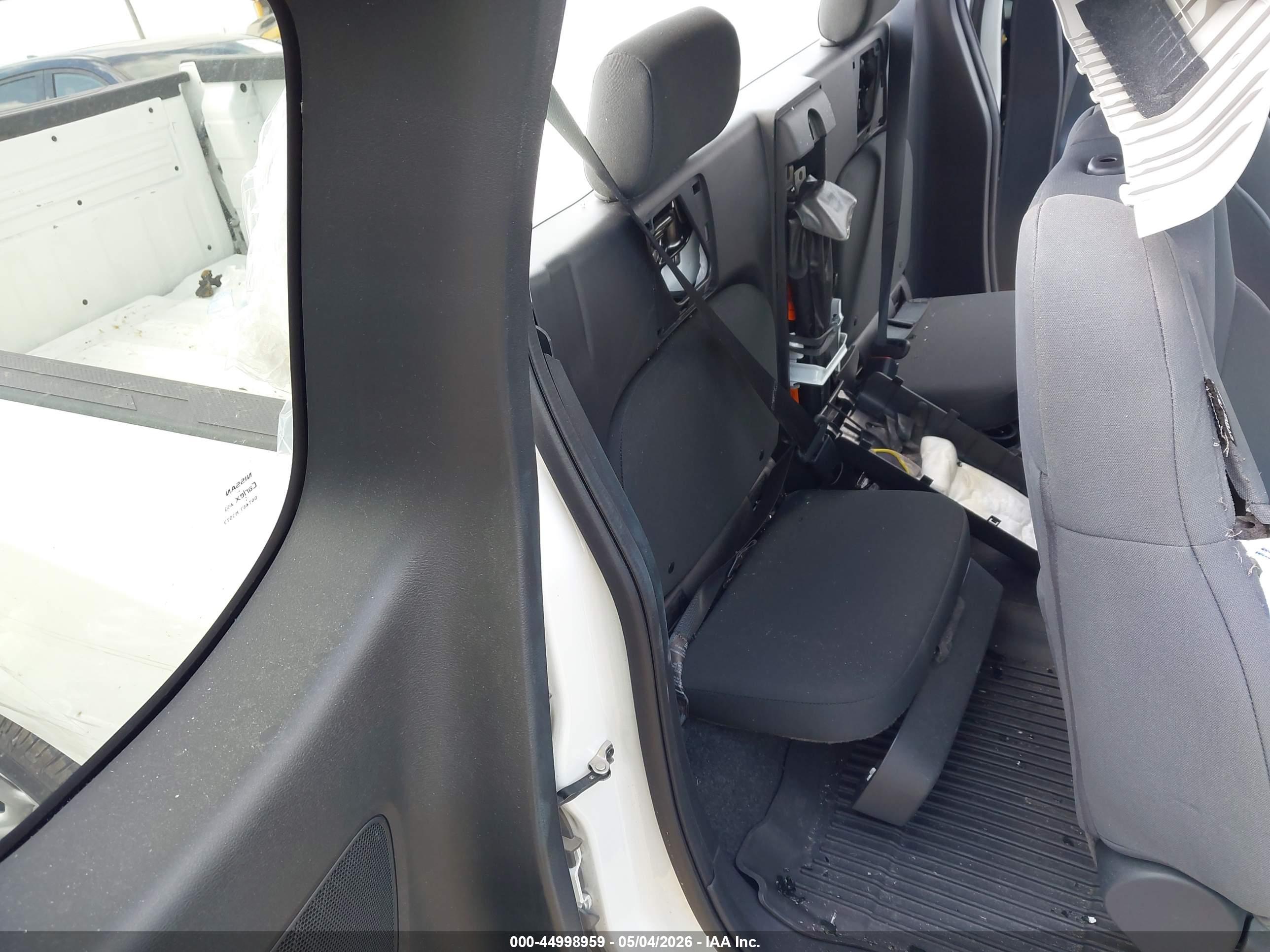 NISSAN FRONTIER image 8