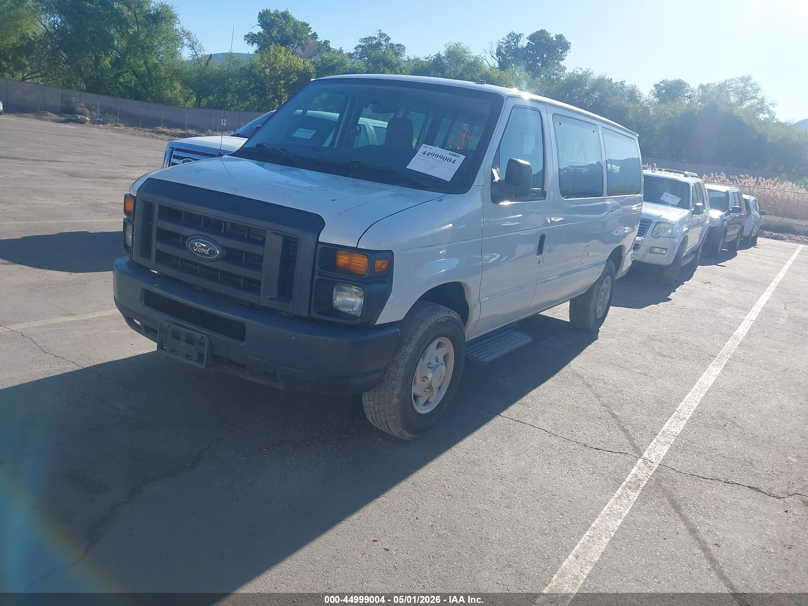 FORD E-350 image 2