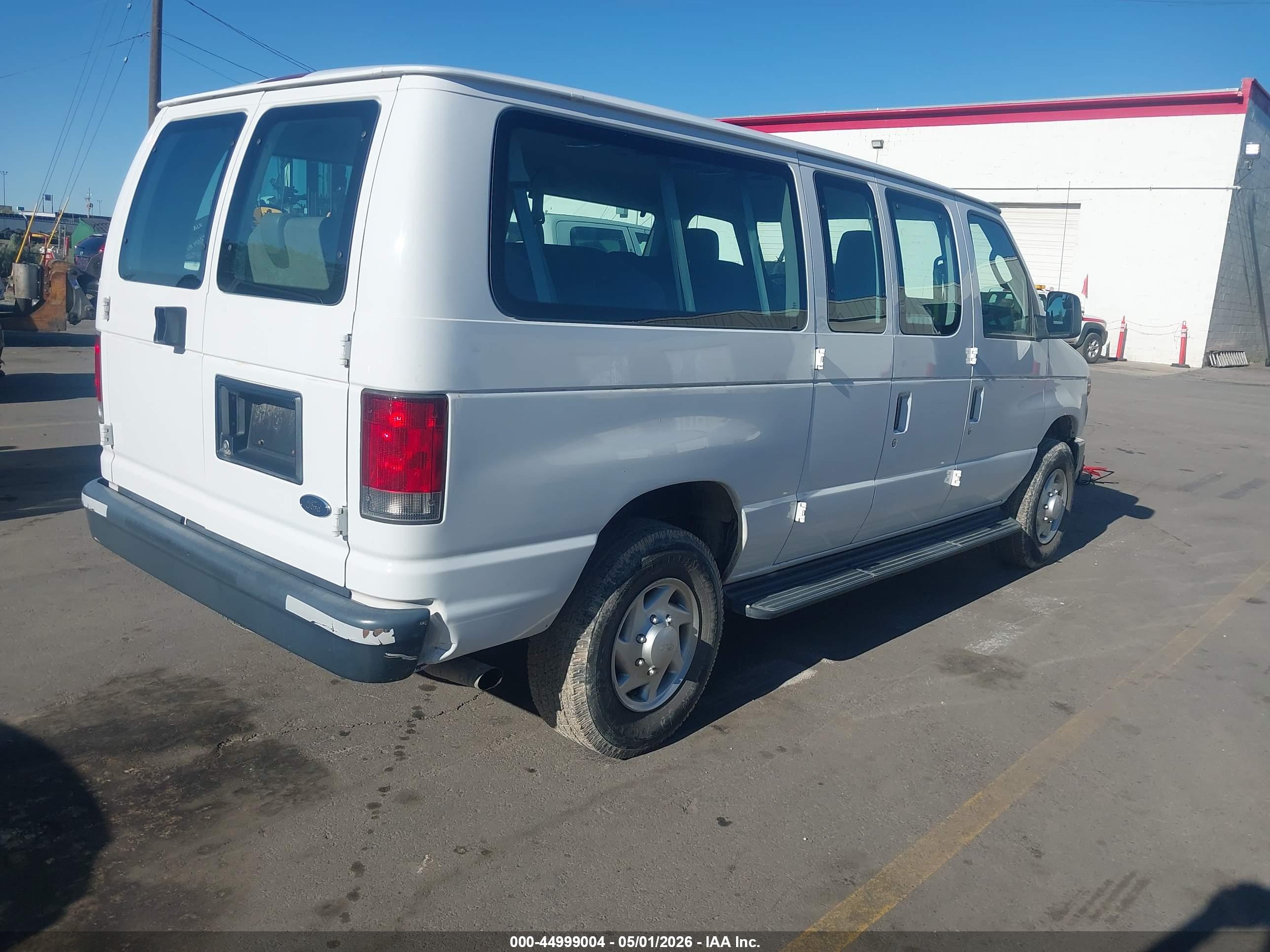 FORD E-350 image 4
