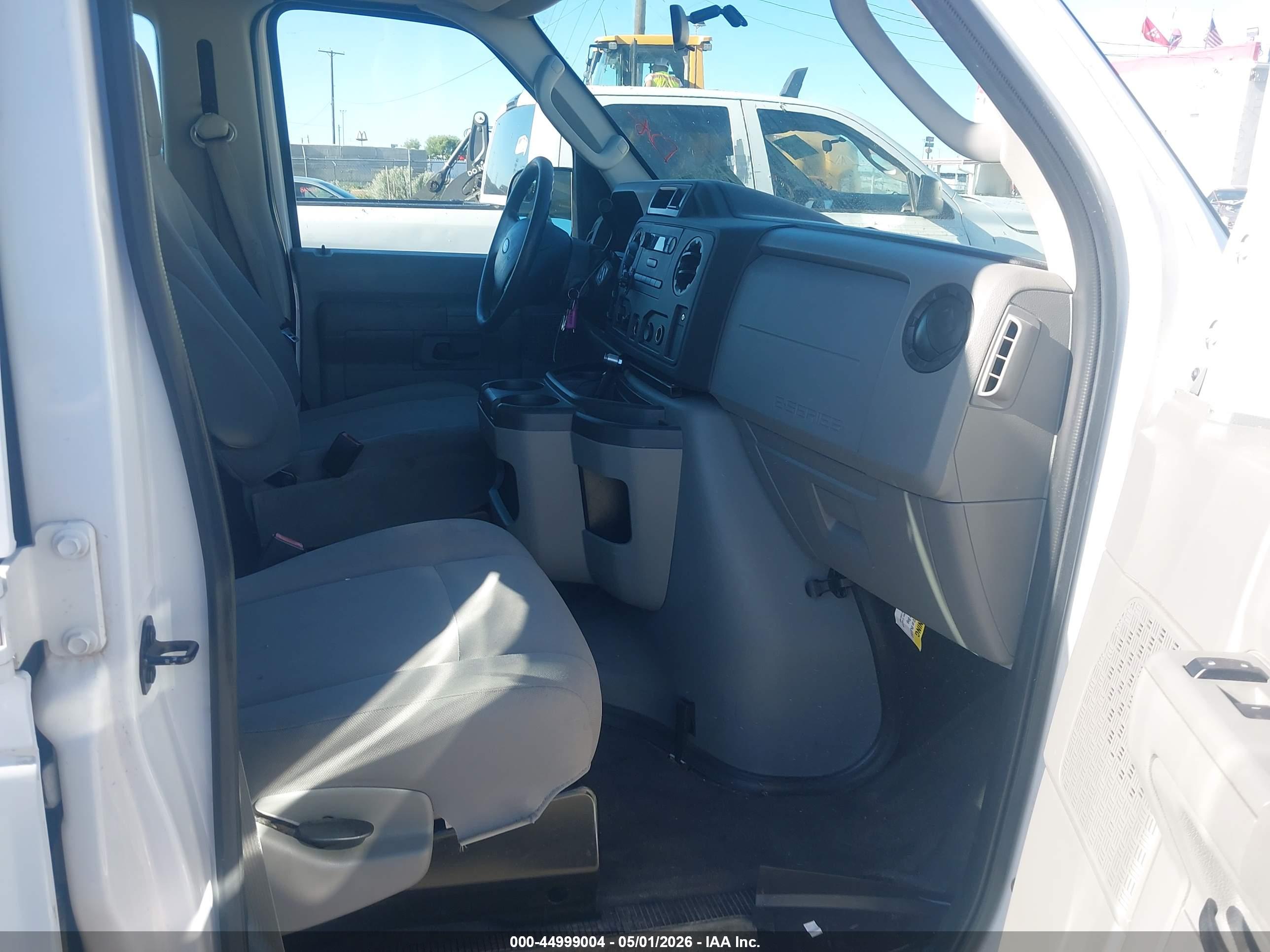 FORD E-350 image 5