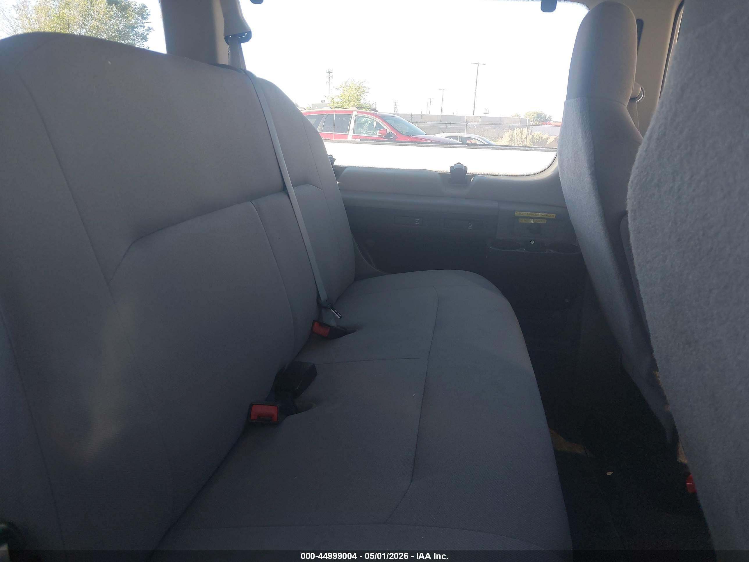 FORD E-350 image 8