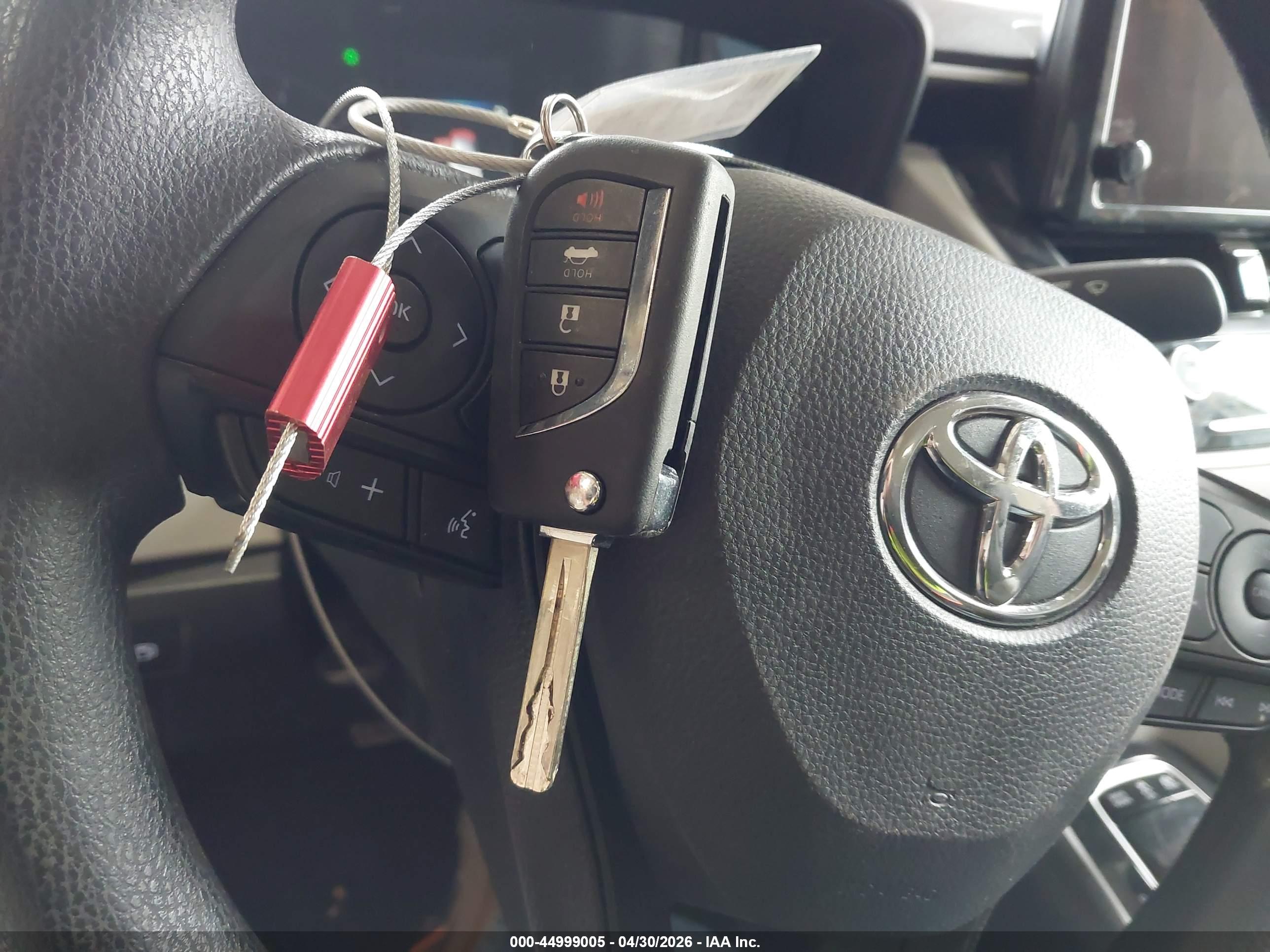 TOYOTA COROLLA image 11