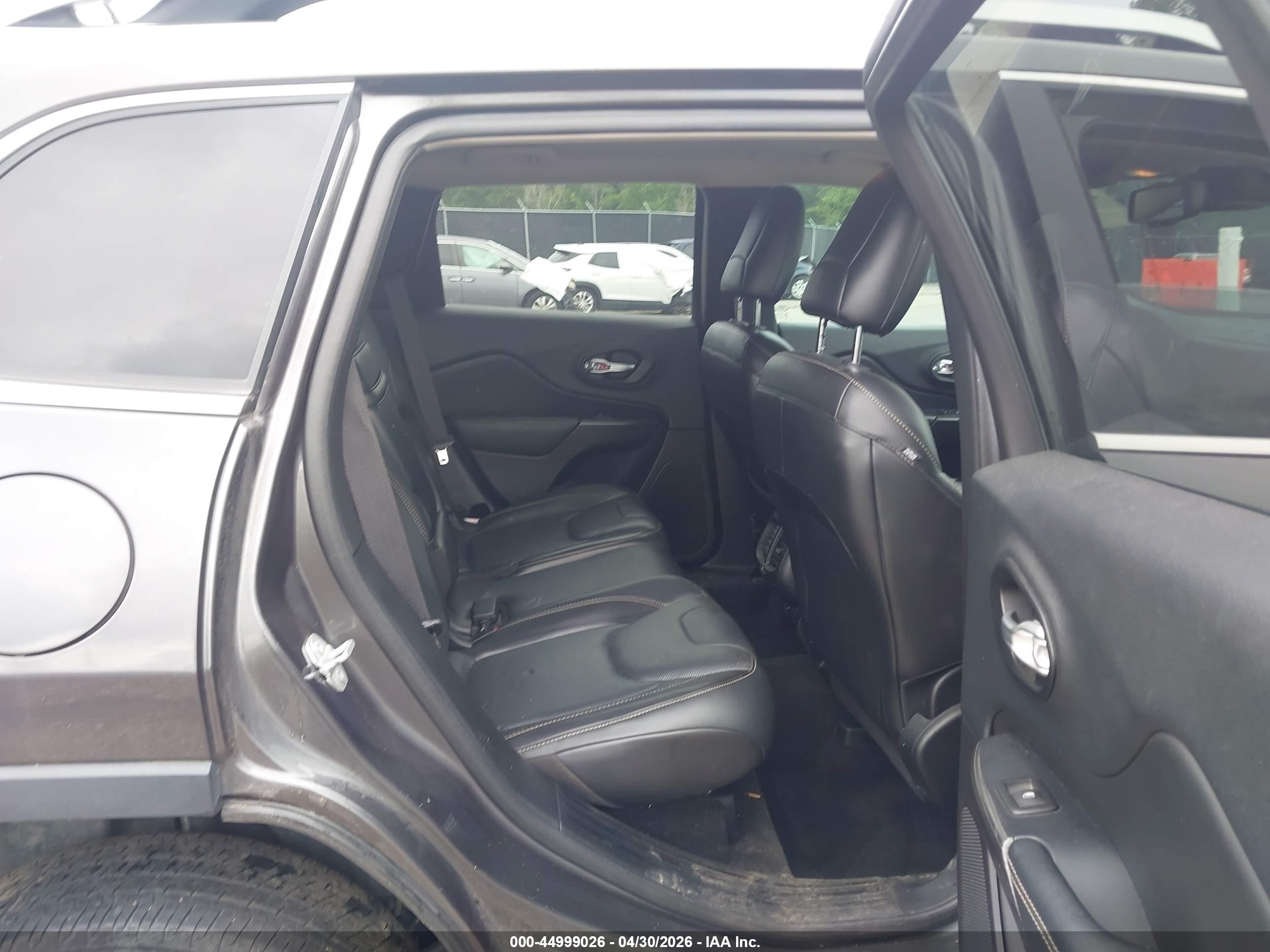 JEEP CHEROKEE image 8