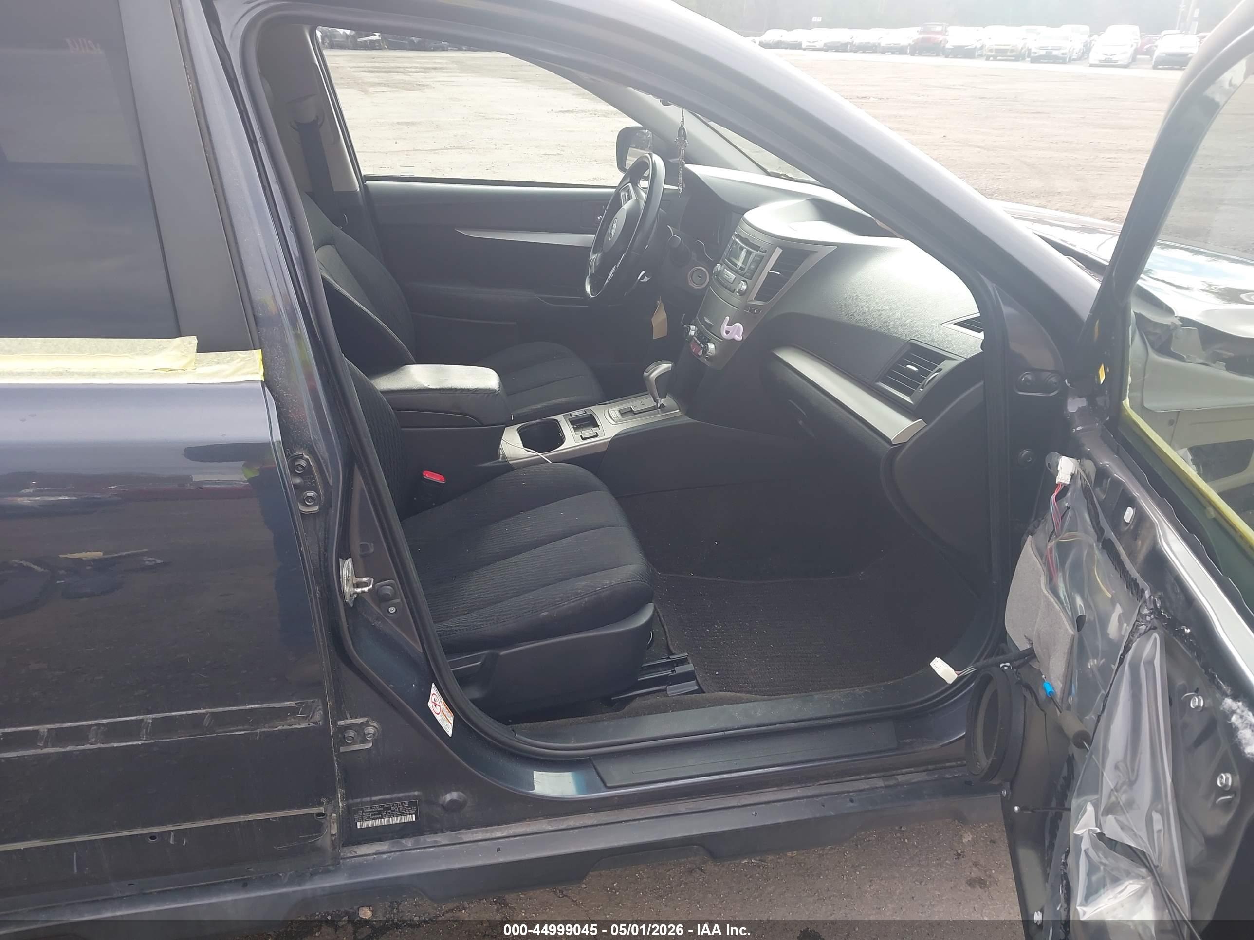 SUBARU OUTBACK image 5