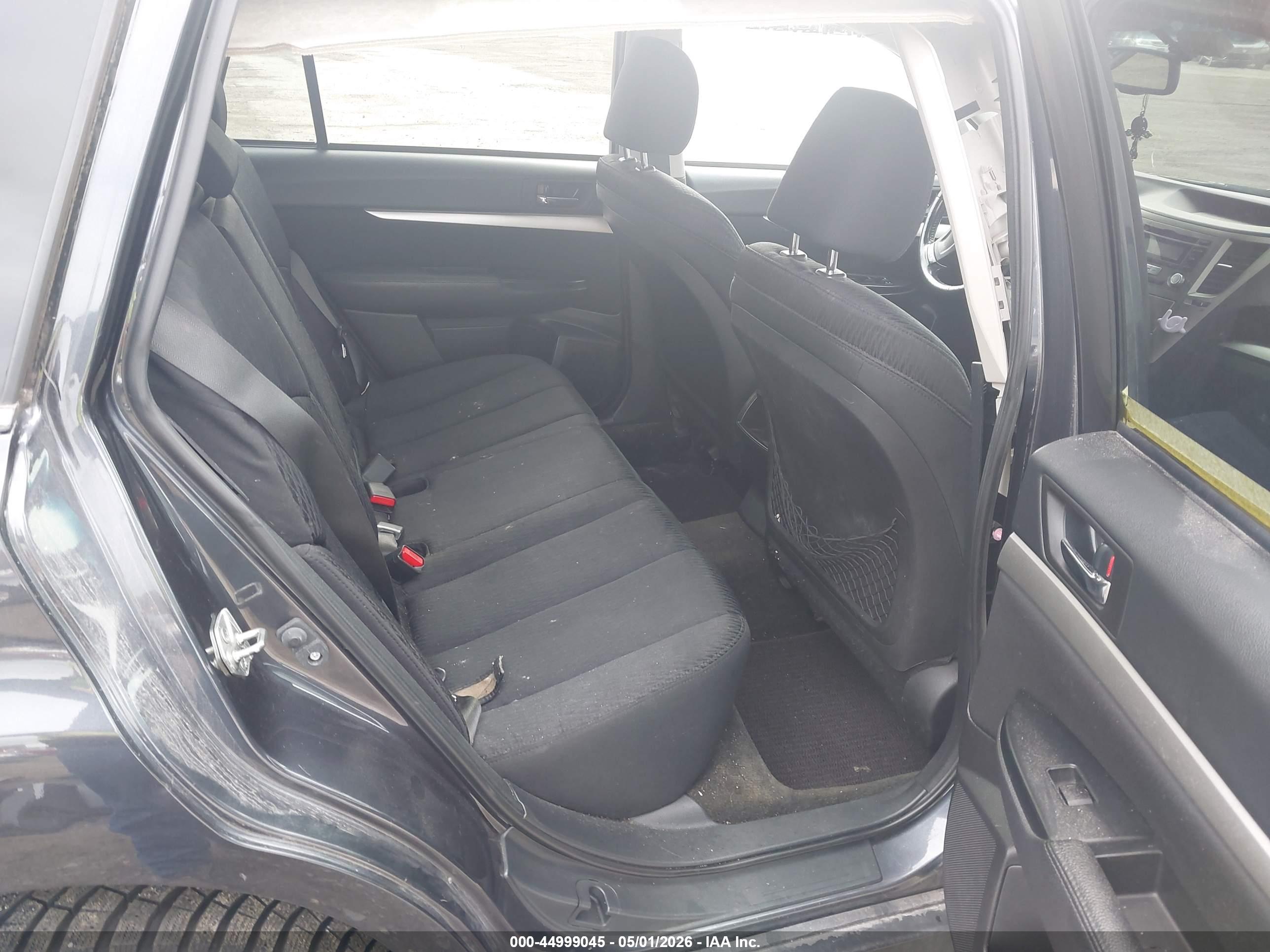 SUBARU OUTBACK image 8