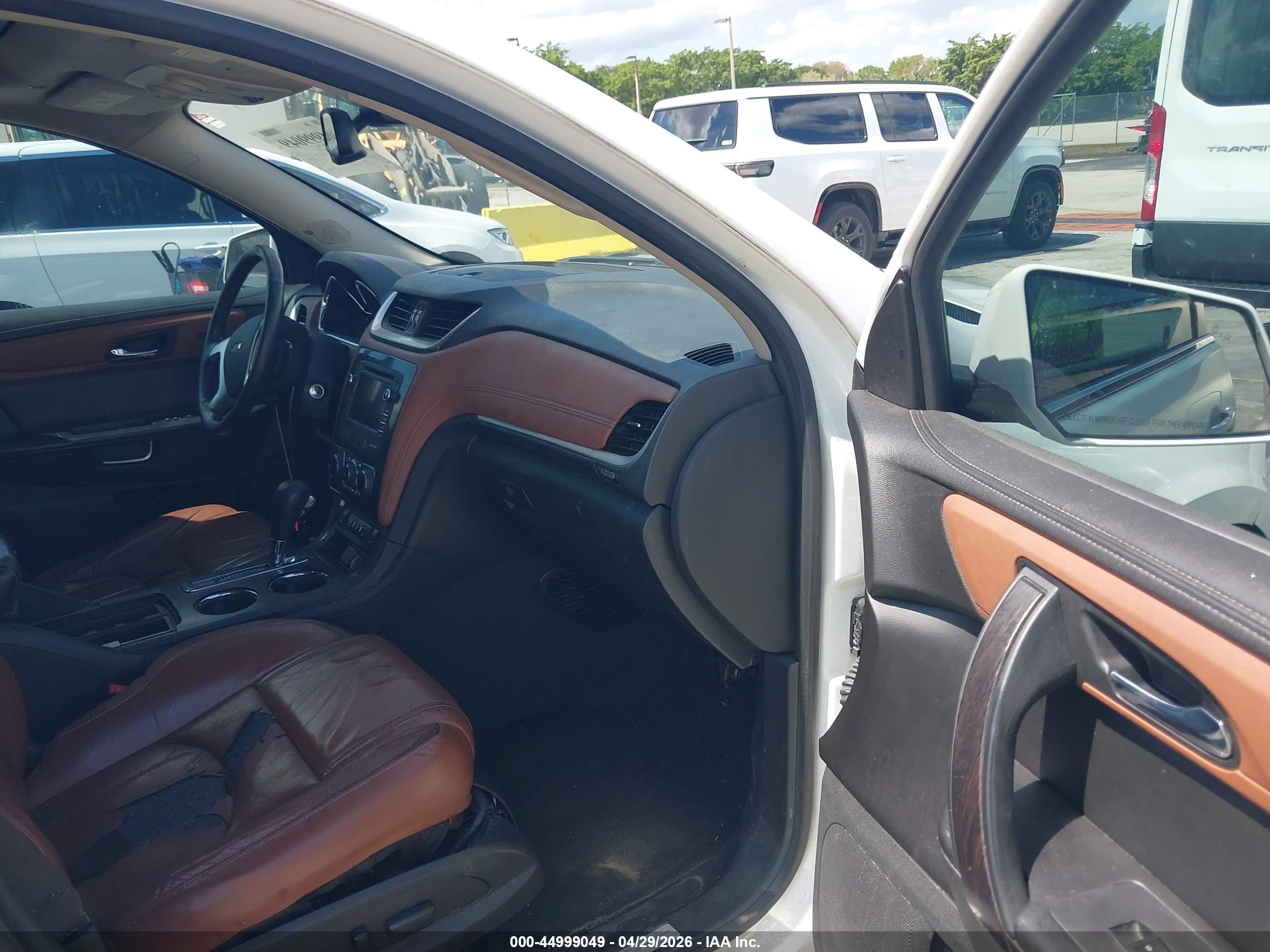 CHEVROLET TRAVERSE image 5