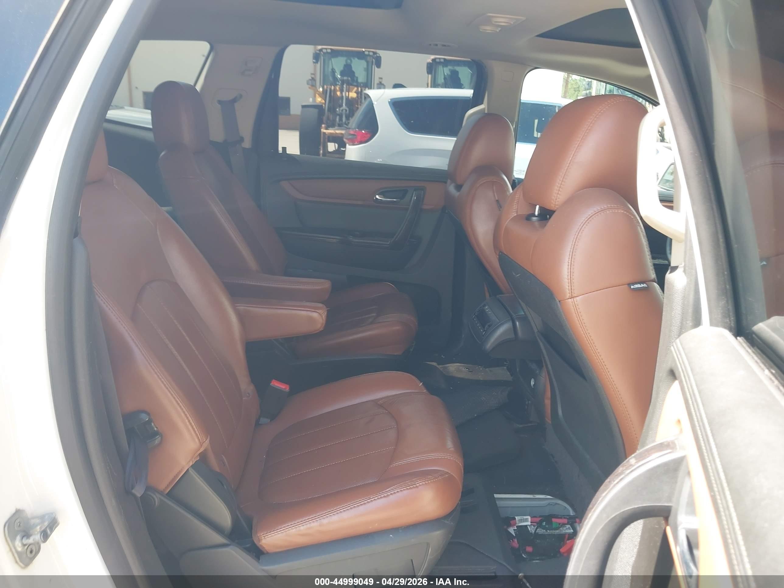 CHEVROLET TRAVERSE image 8