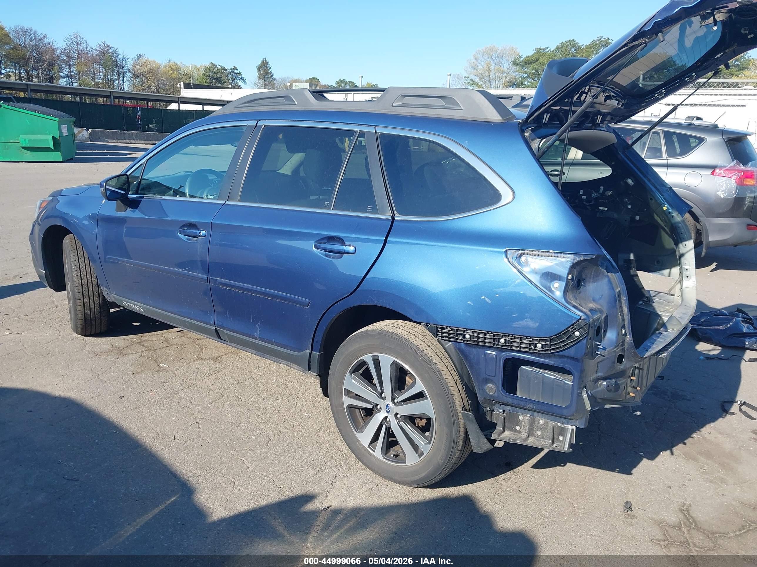 SUBARU OUTBACK image 3