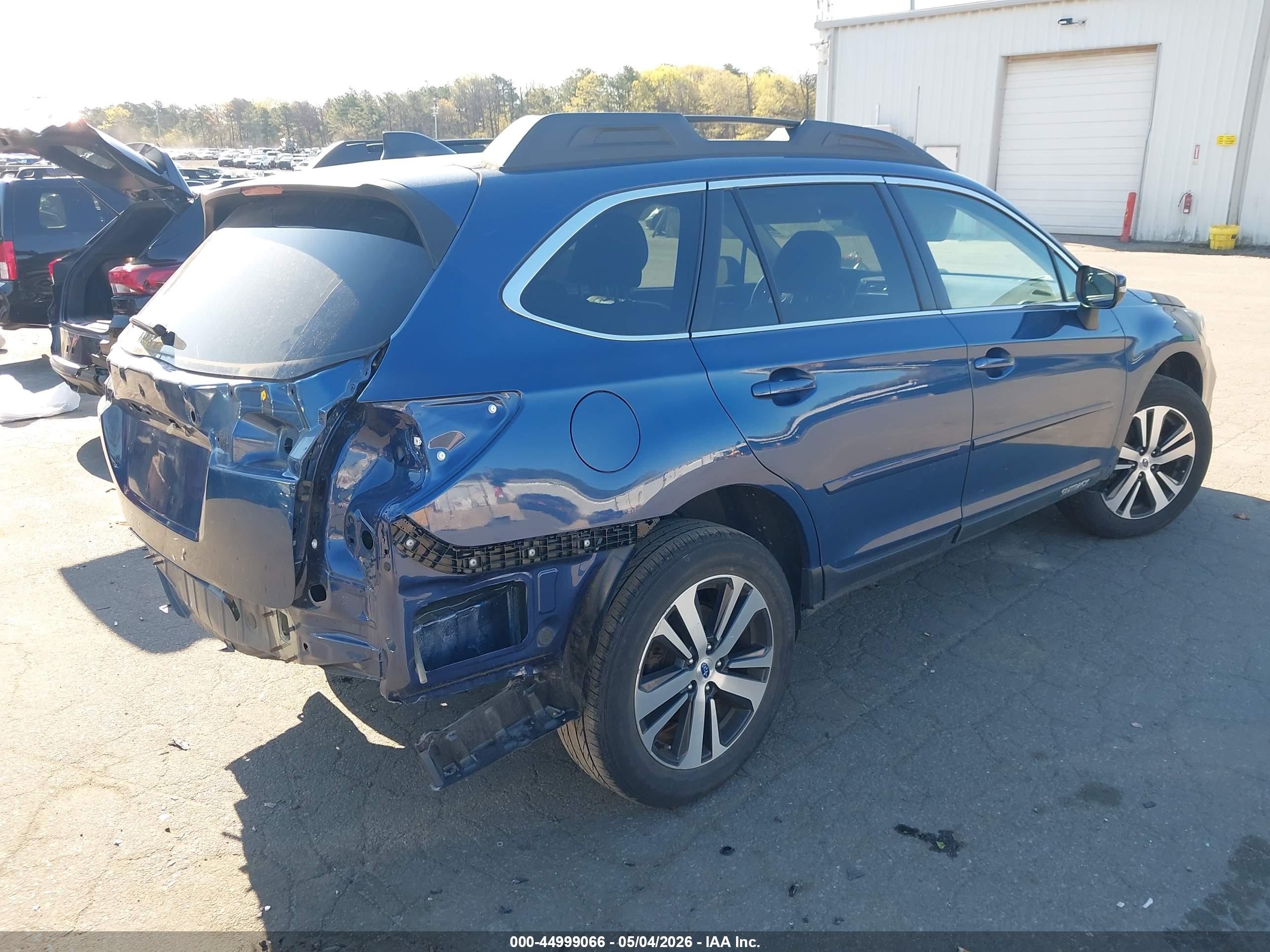 SUBARU OUTBACK image 4
