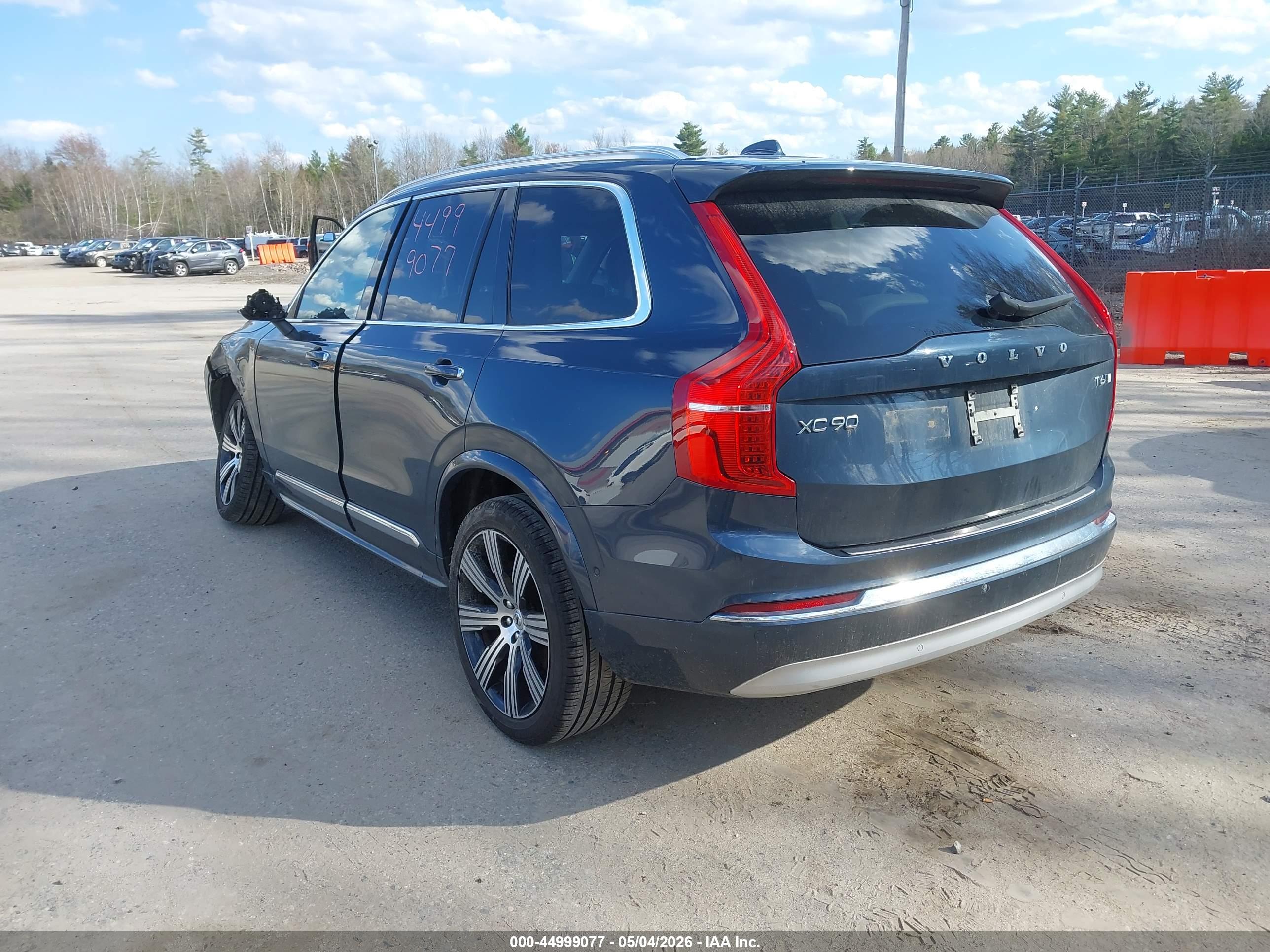 VOLVO XC90 image 3