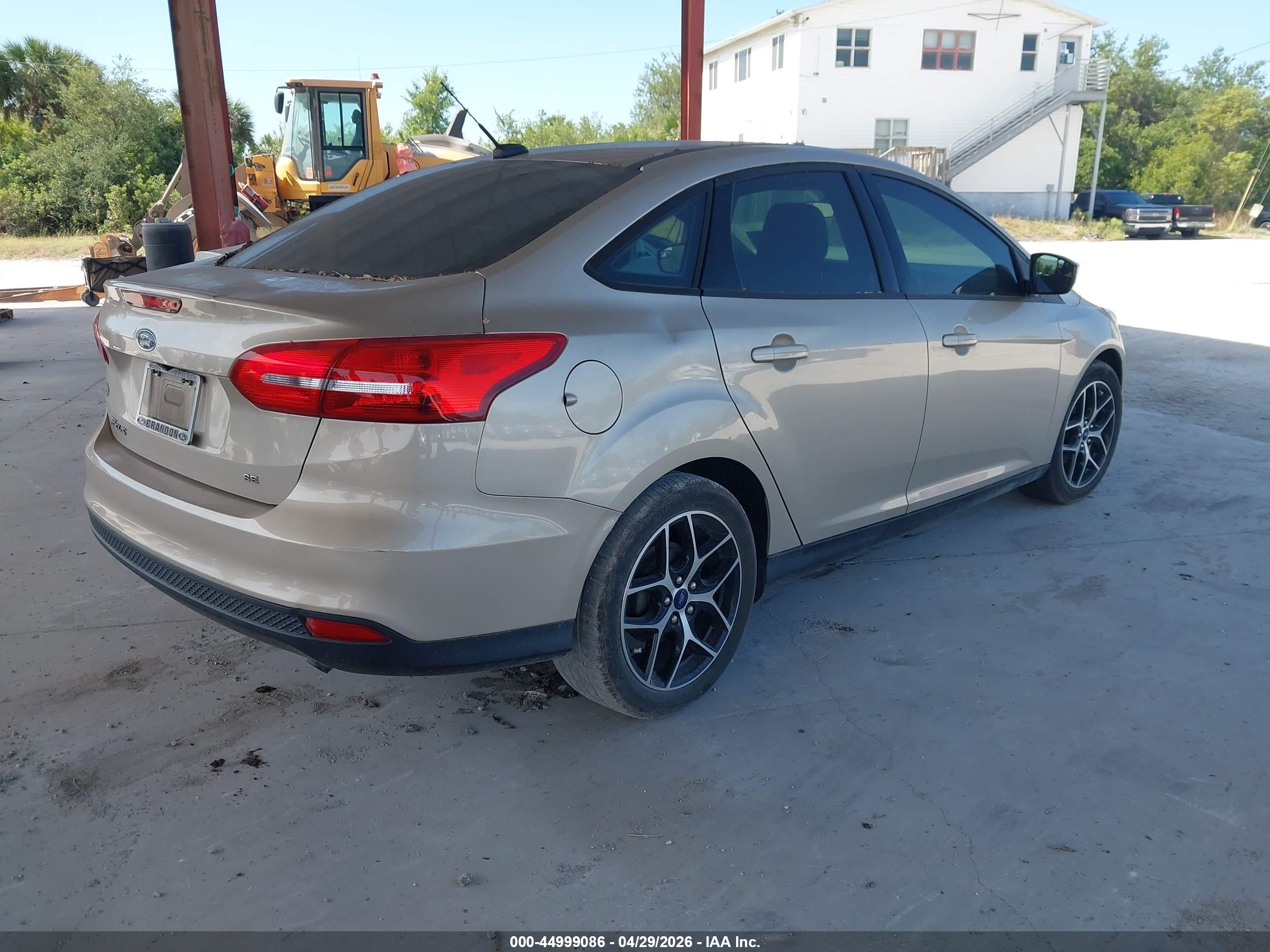 FORD FOCUS image 4