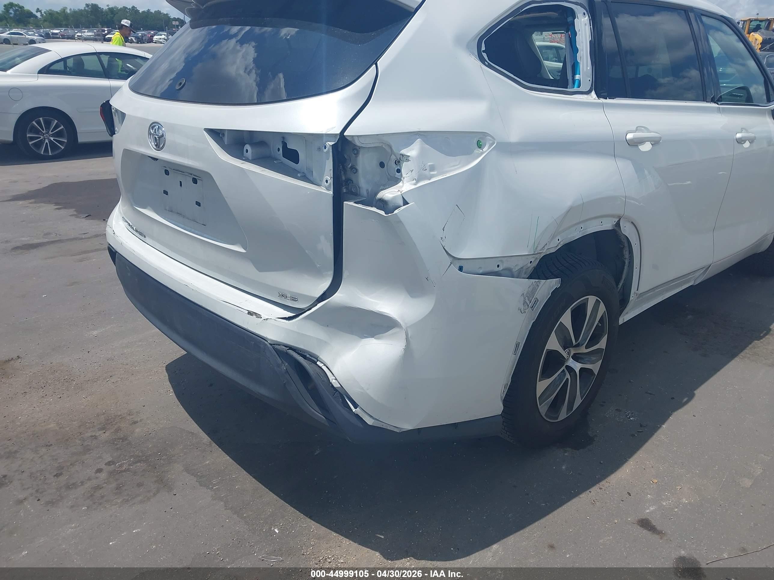 TOYOTA HIGHLANDER image 6