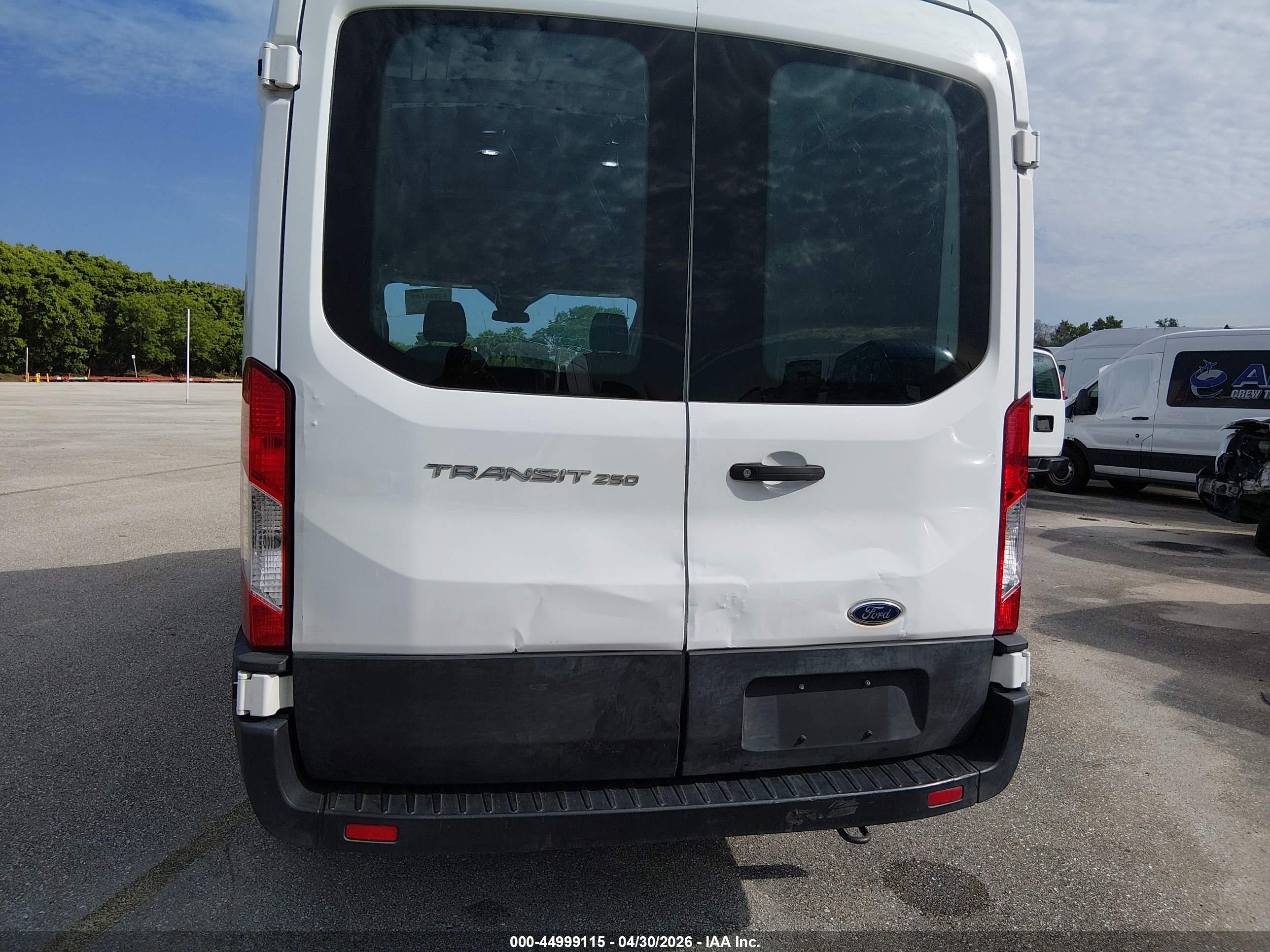 FORD TRANSIT-250 image 6