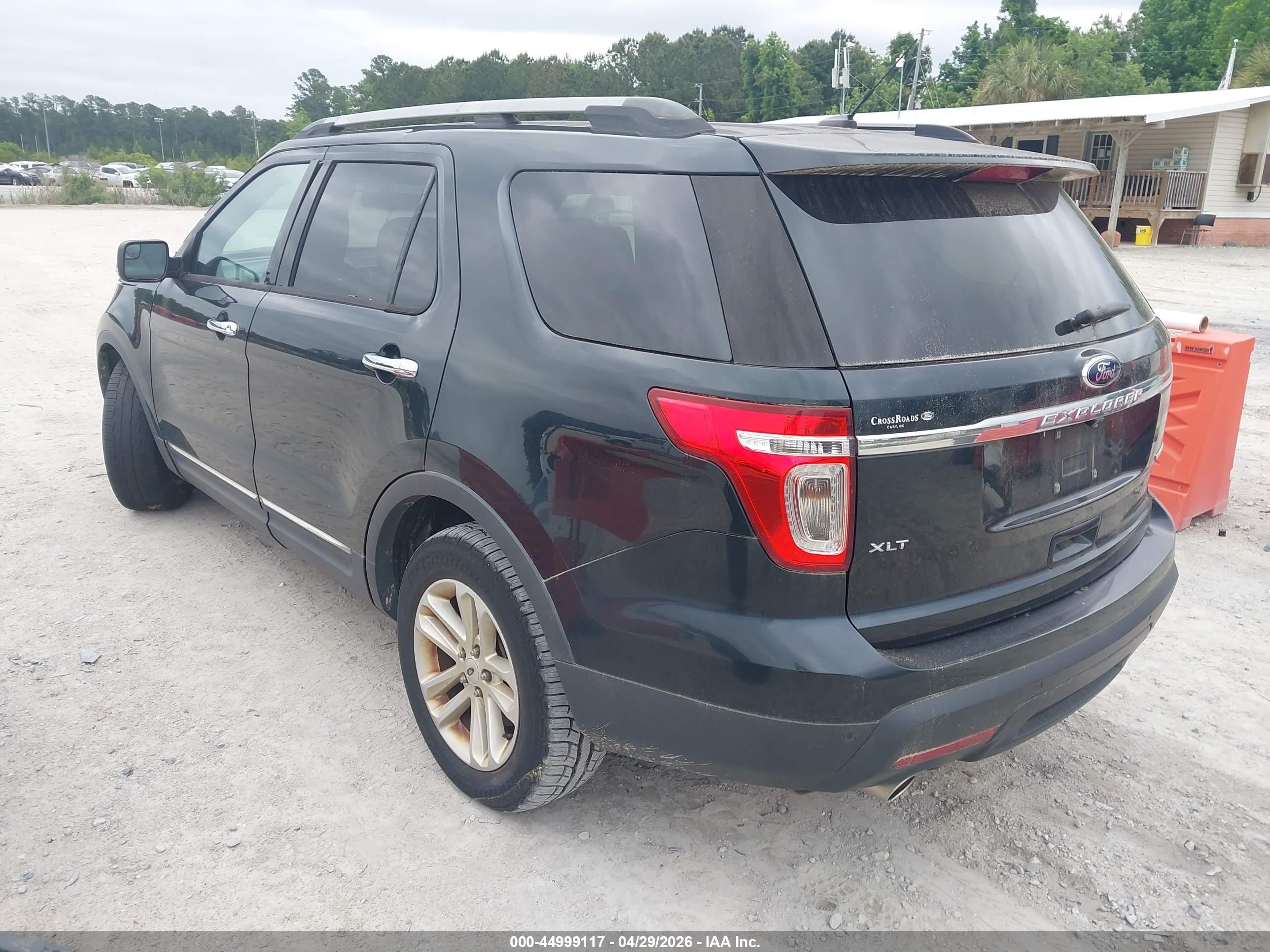 FORD EXPLORER image 3