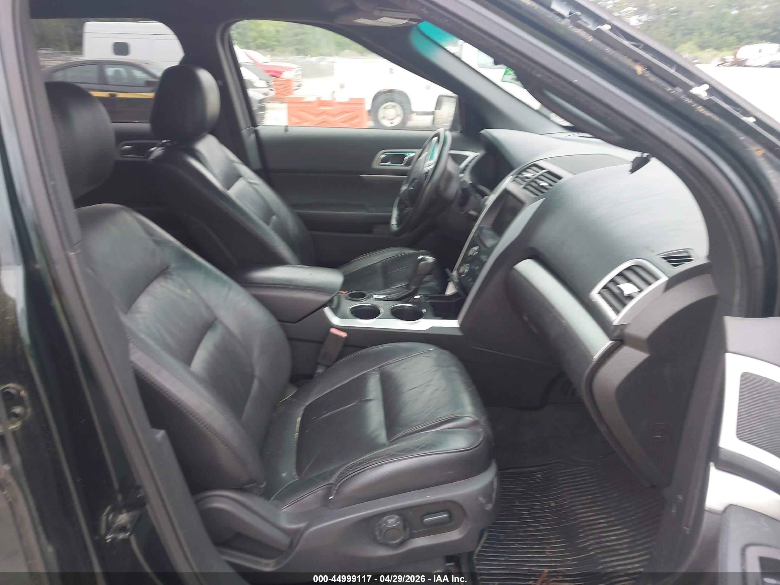 FORD EXPLORER image 5