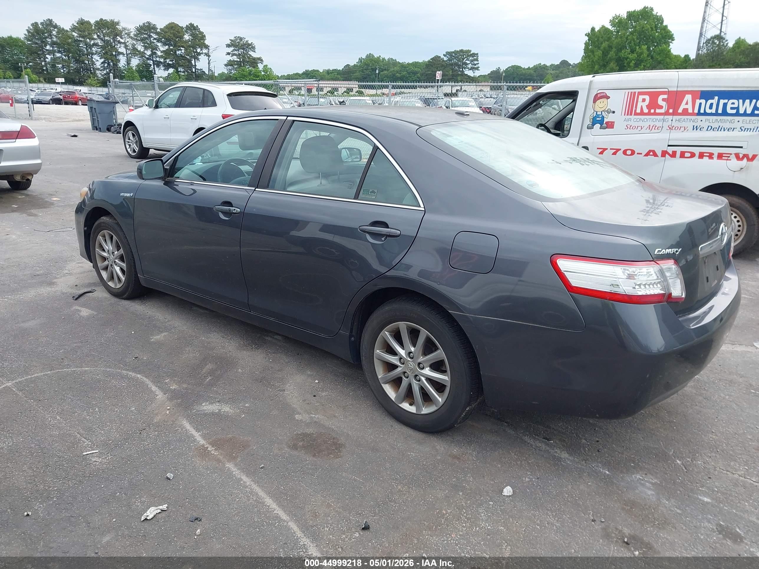 TOYOTA CAMRY image 3
