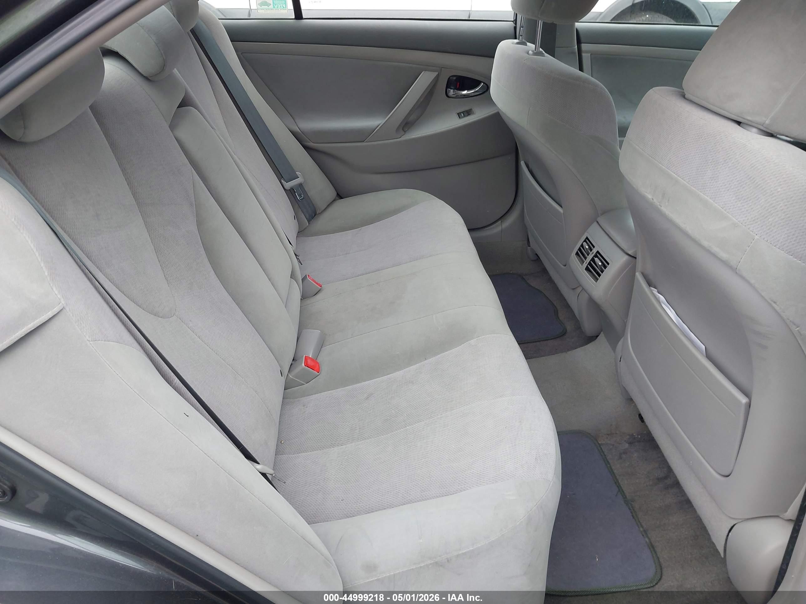 TOYOTA CAMRY image 8
