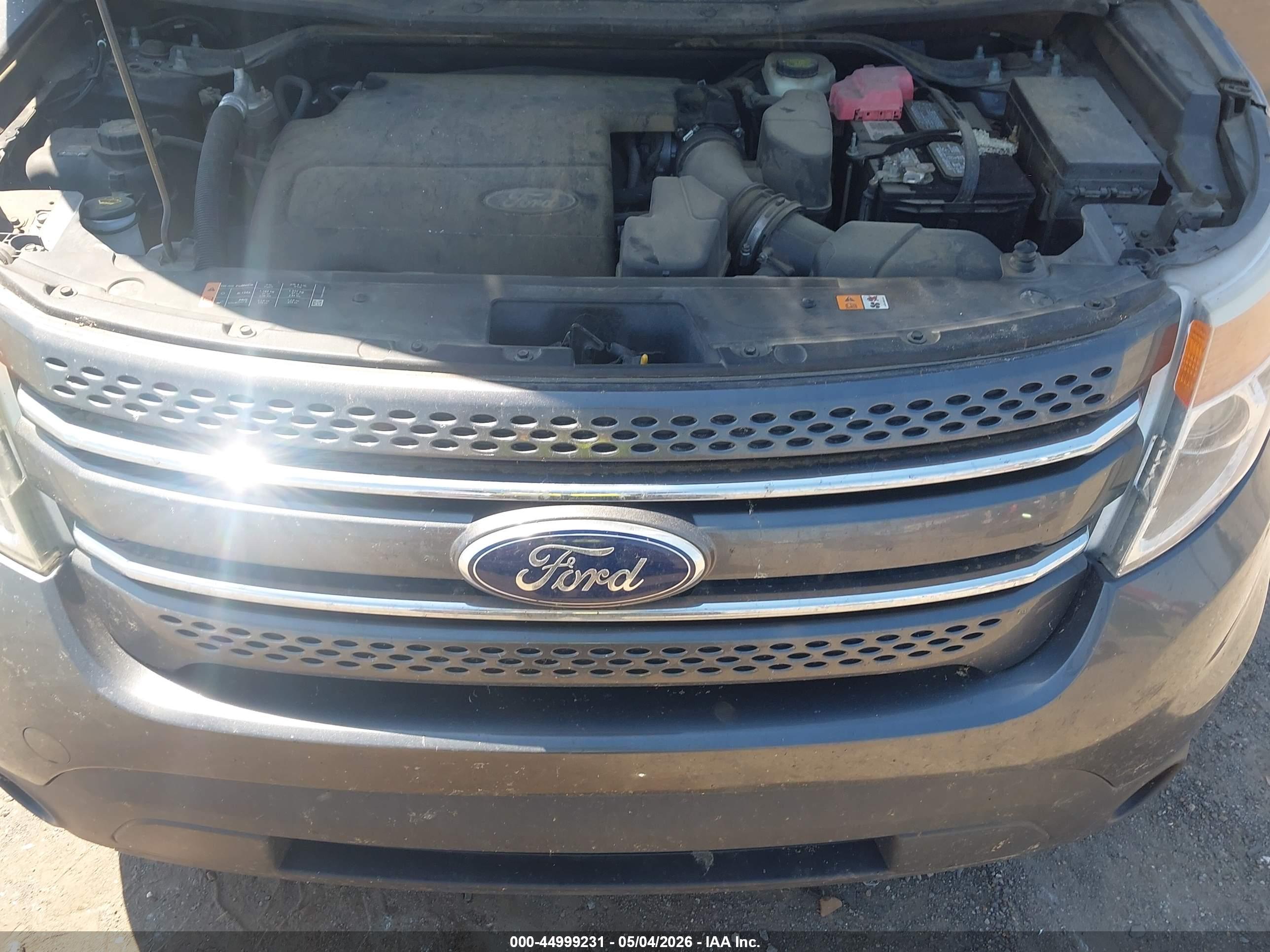 FORD EXPLORER image 10