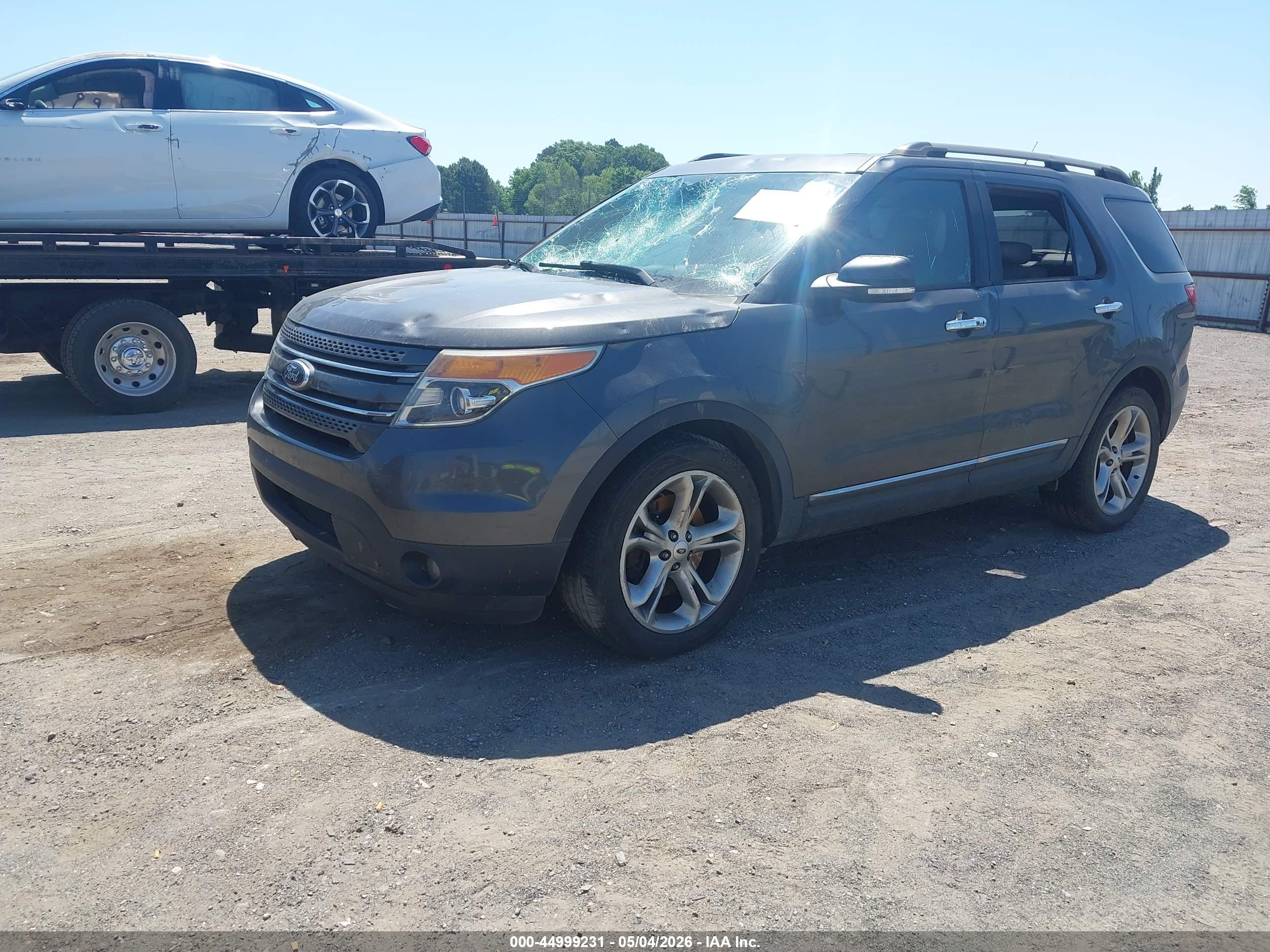 FORD EXPLORER image 2