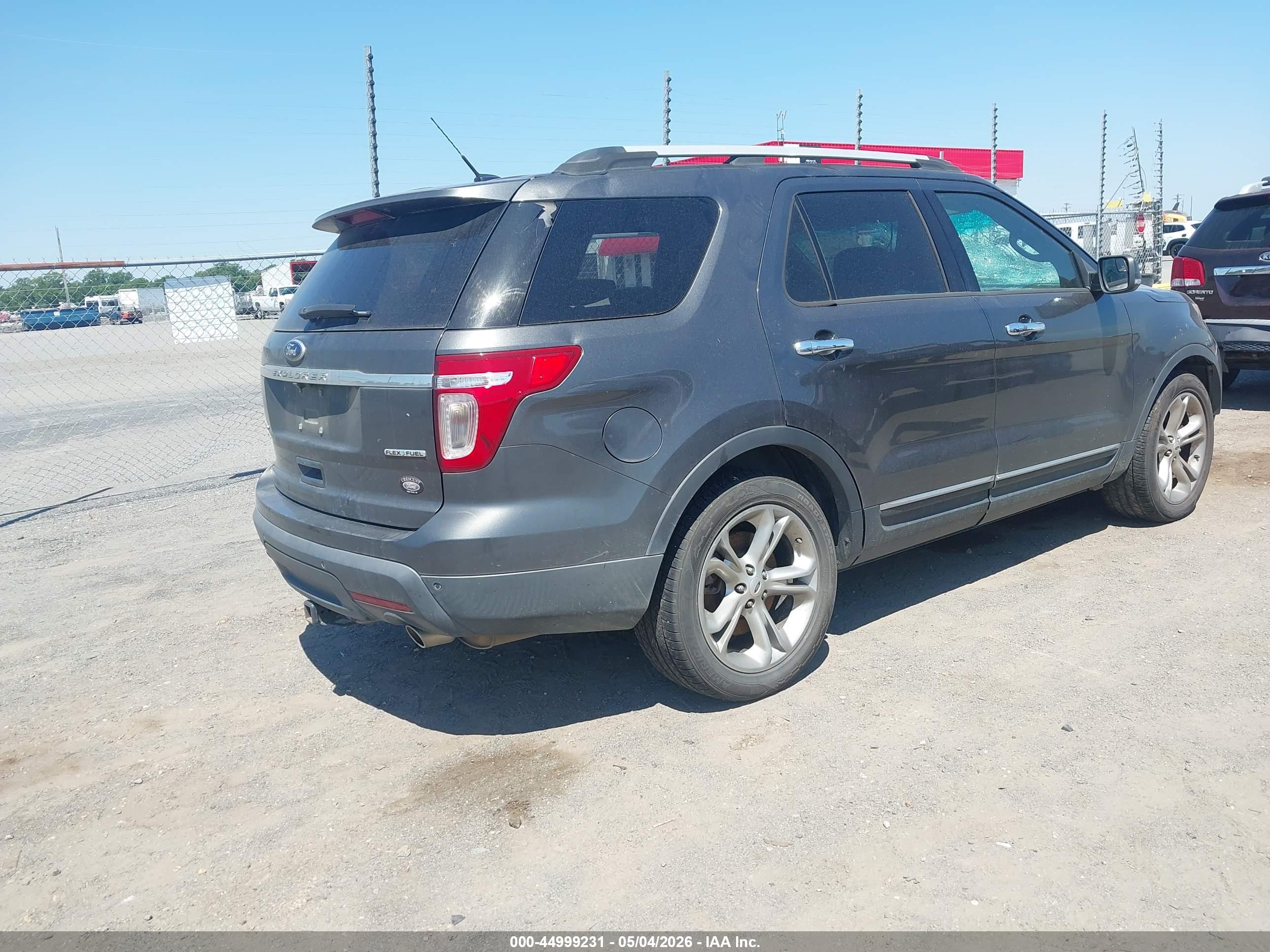 FORD EXPLORER image 4