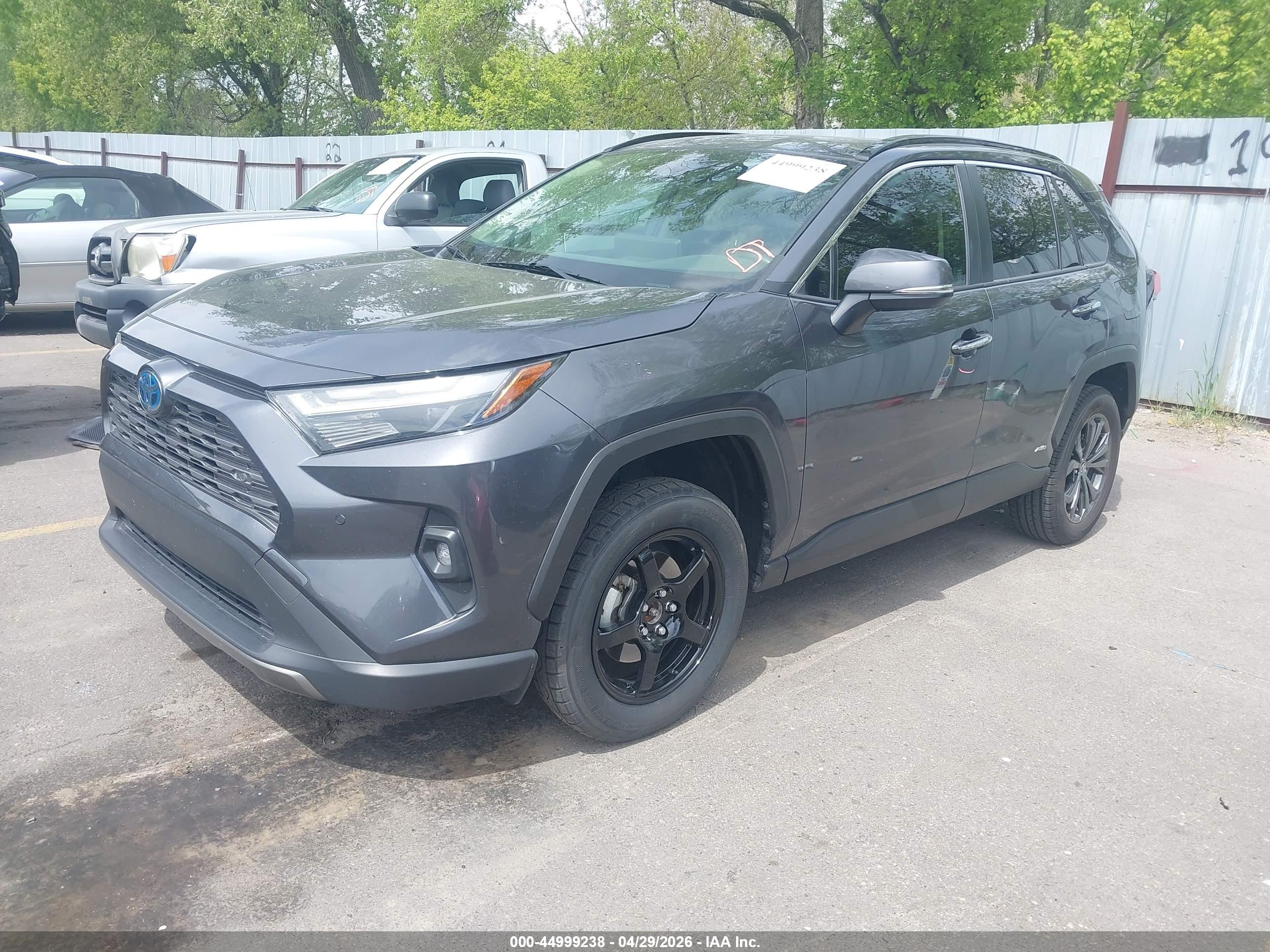 TOYOTA RAV4 image 2
