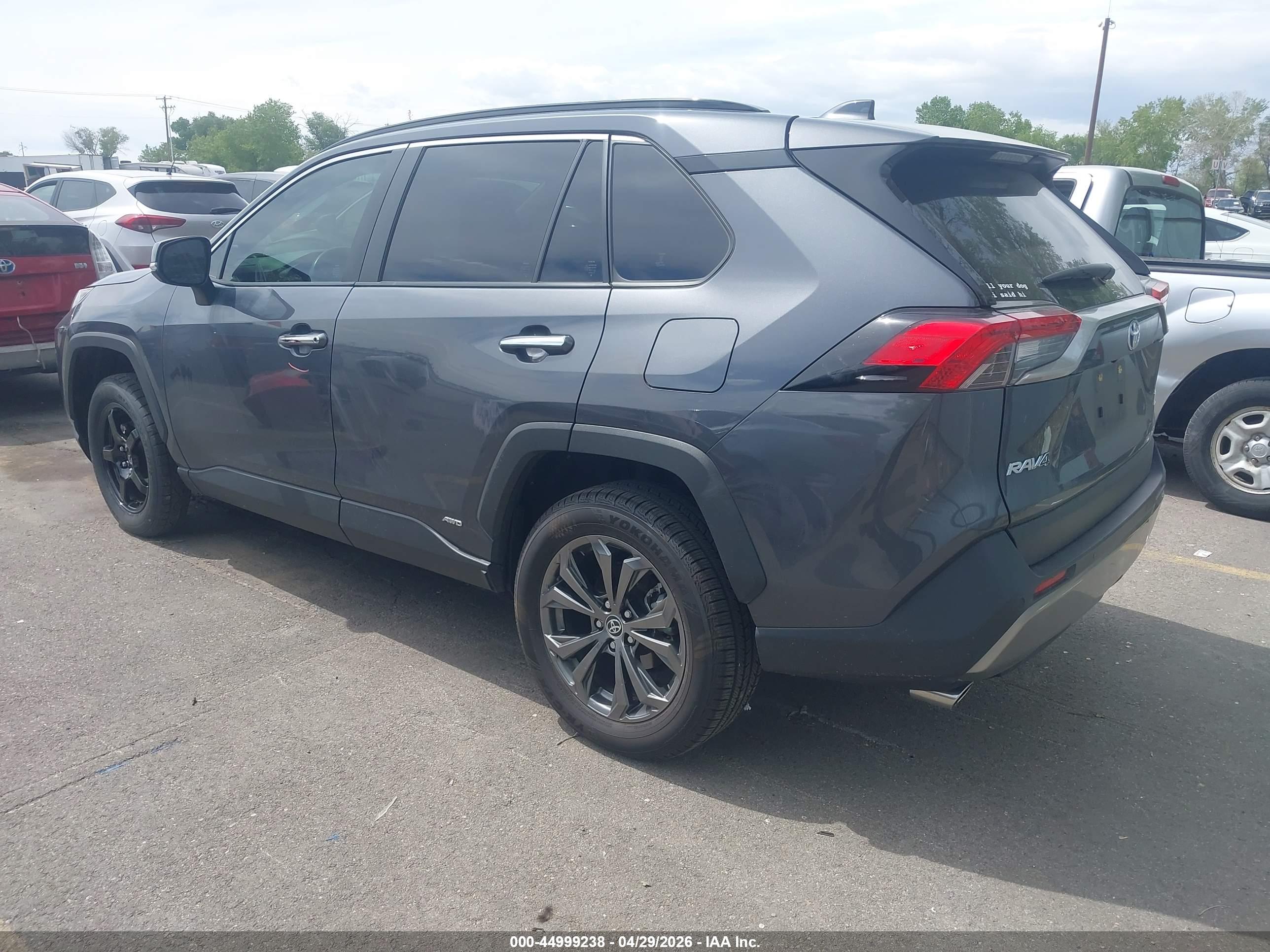 TOYOTA RAV4 image 3