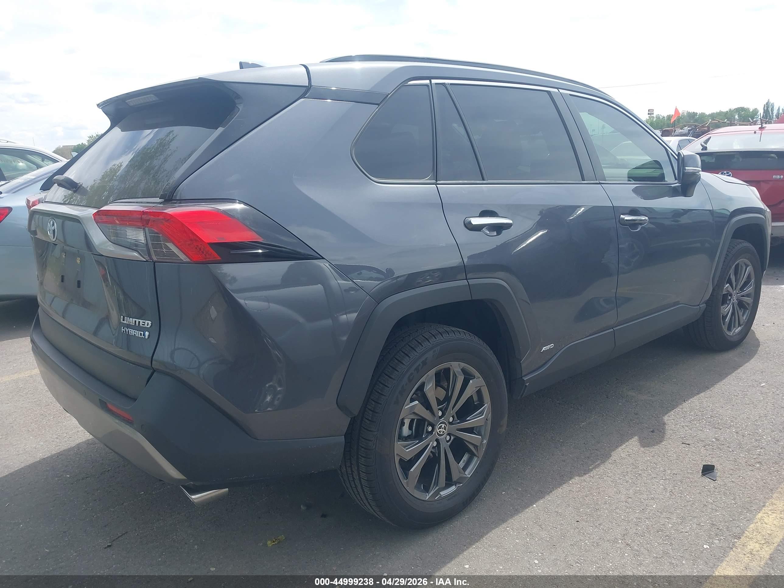 TOYOTA RAV4 image 4