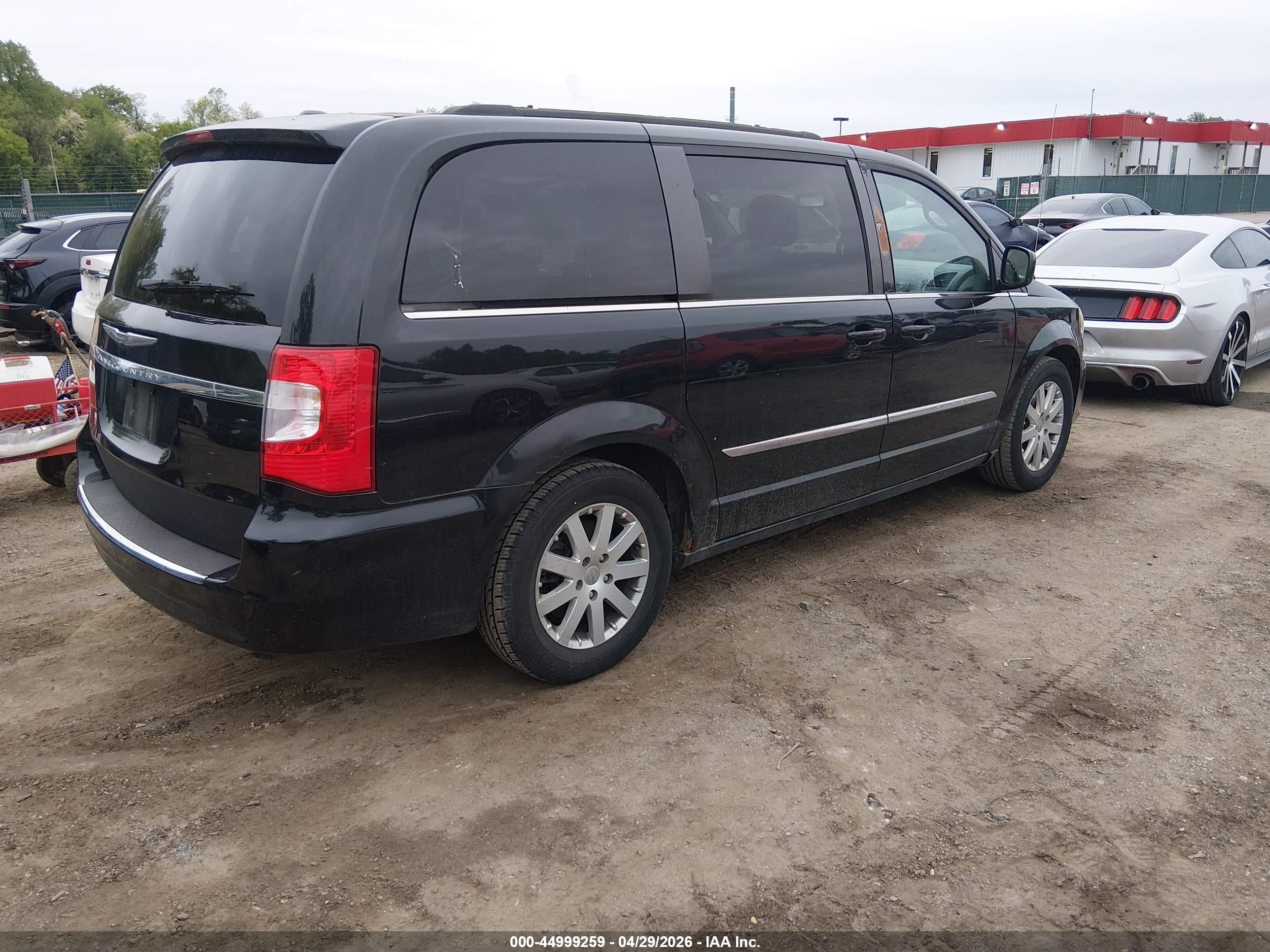 CHRYSLER TOWN image 4