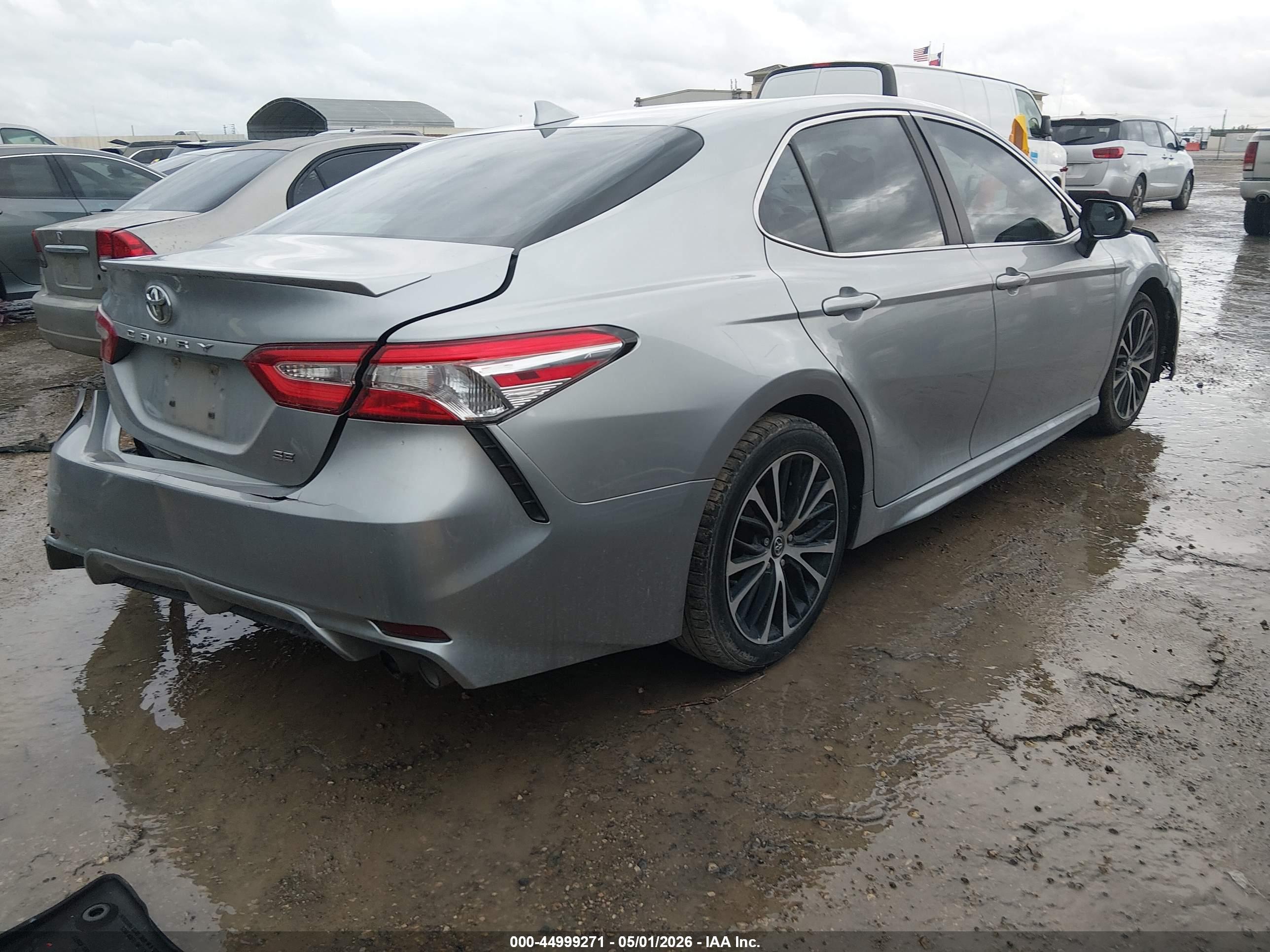 TOYOTA CAMRY image 4