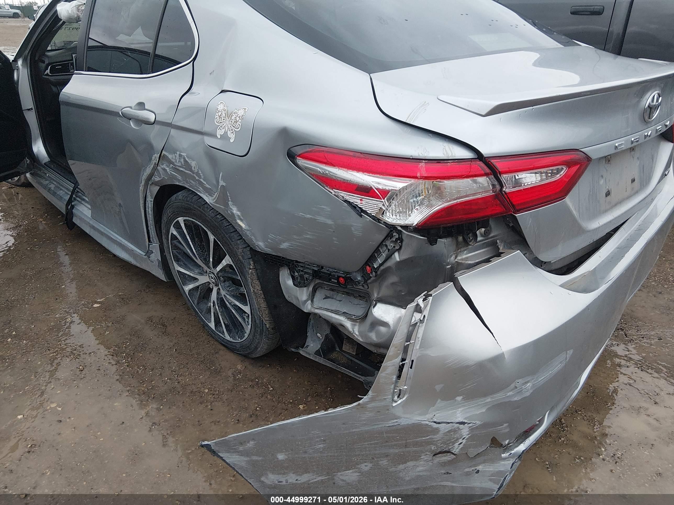 TOYOTA CAMRY image 6