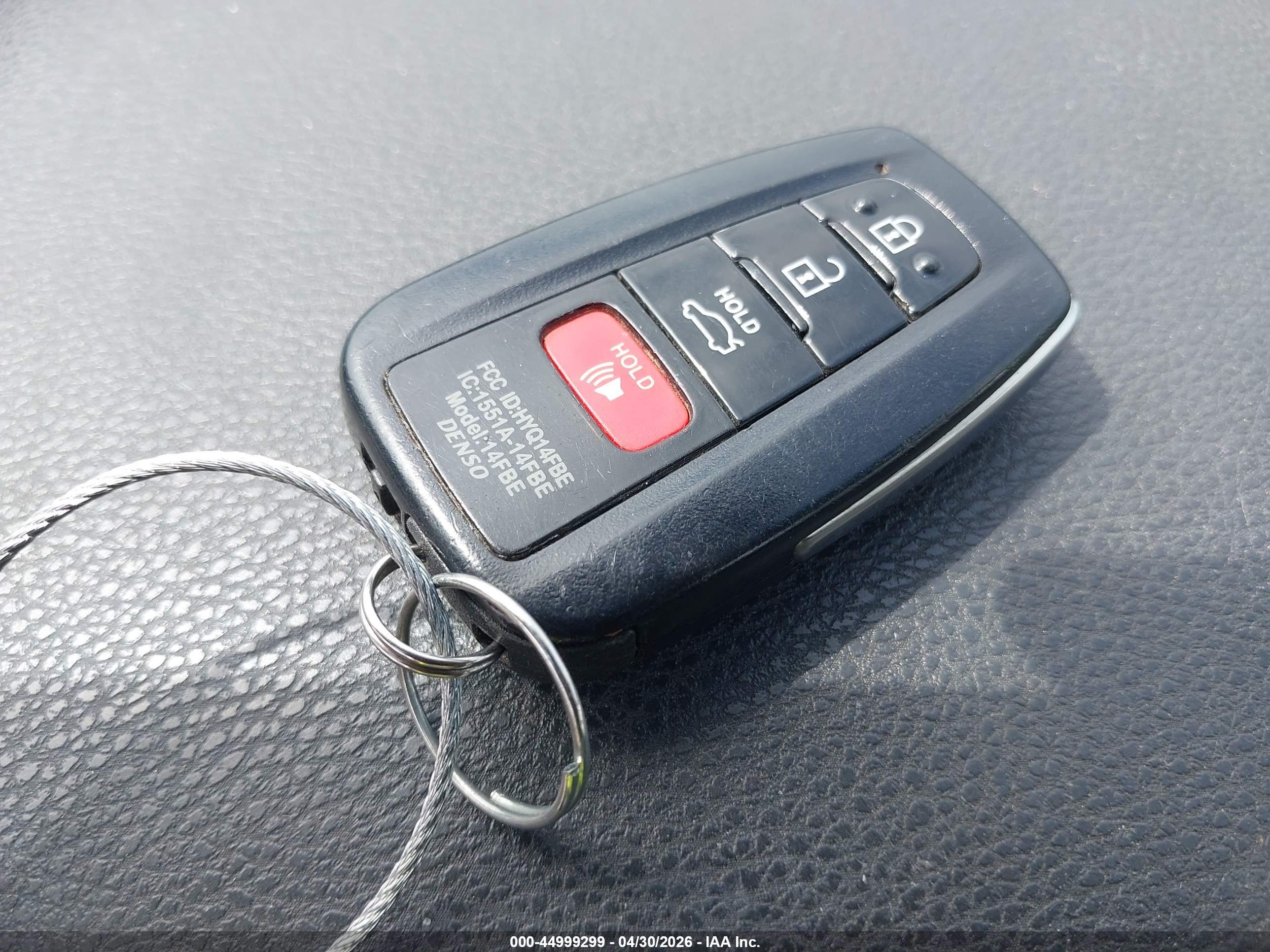 TOYOTA AVALON image 11